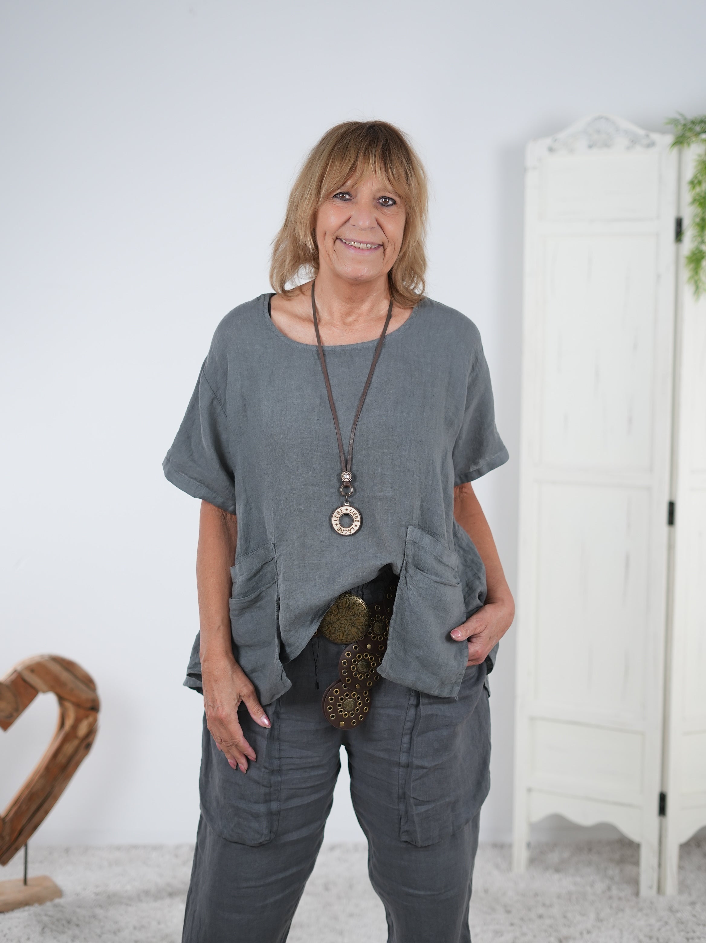 Leinen Bluse mit aufgesetzten Taschen Anthrazit
