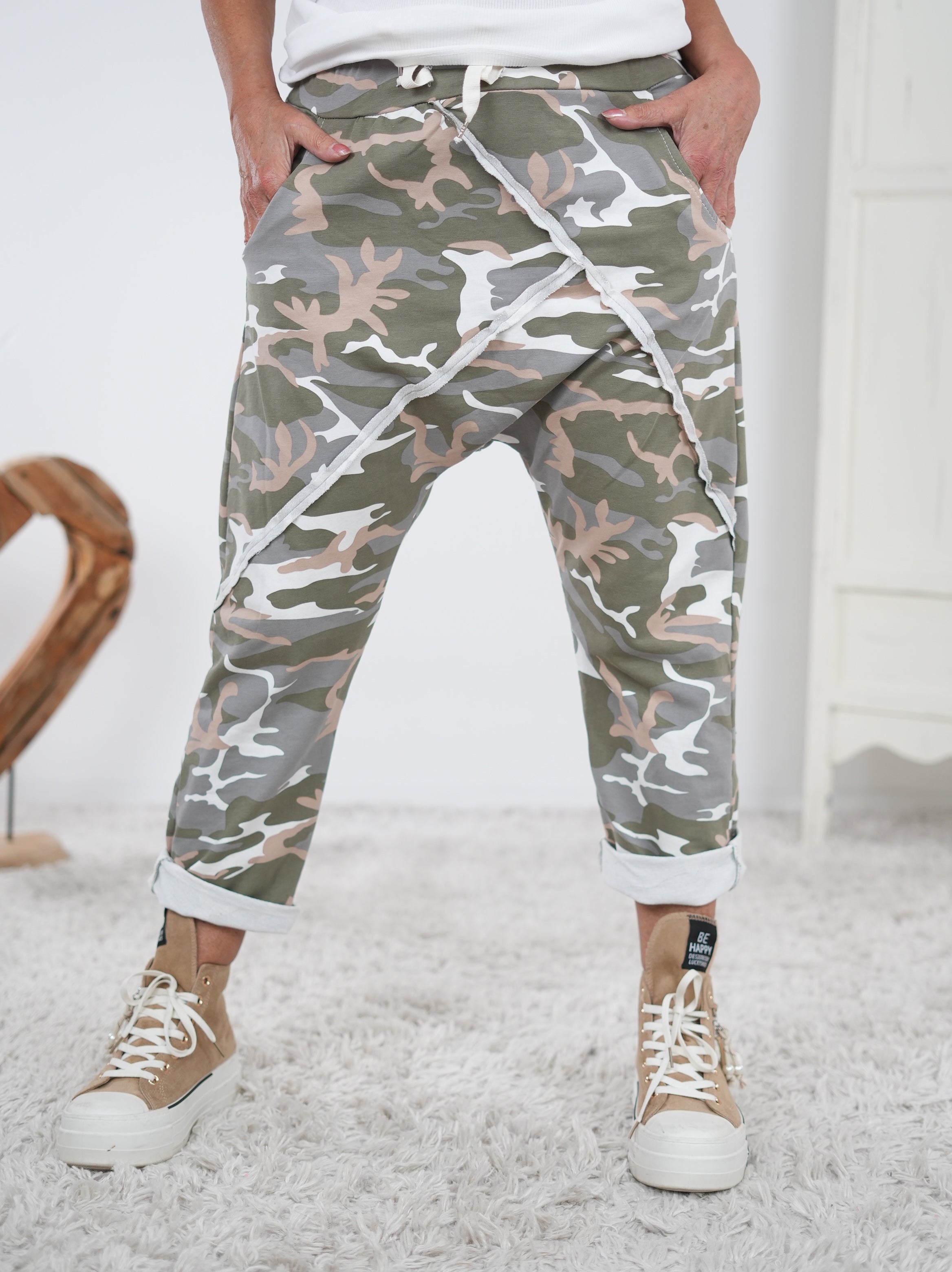 Camouflage Baggy mit Außennähten
