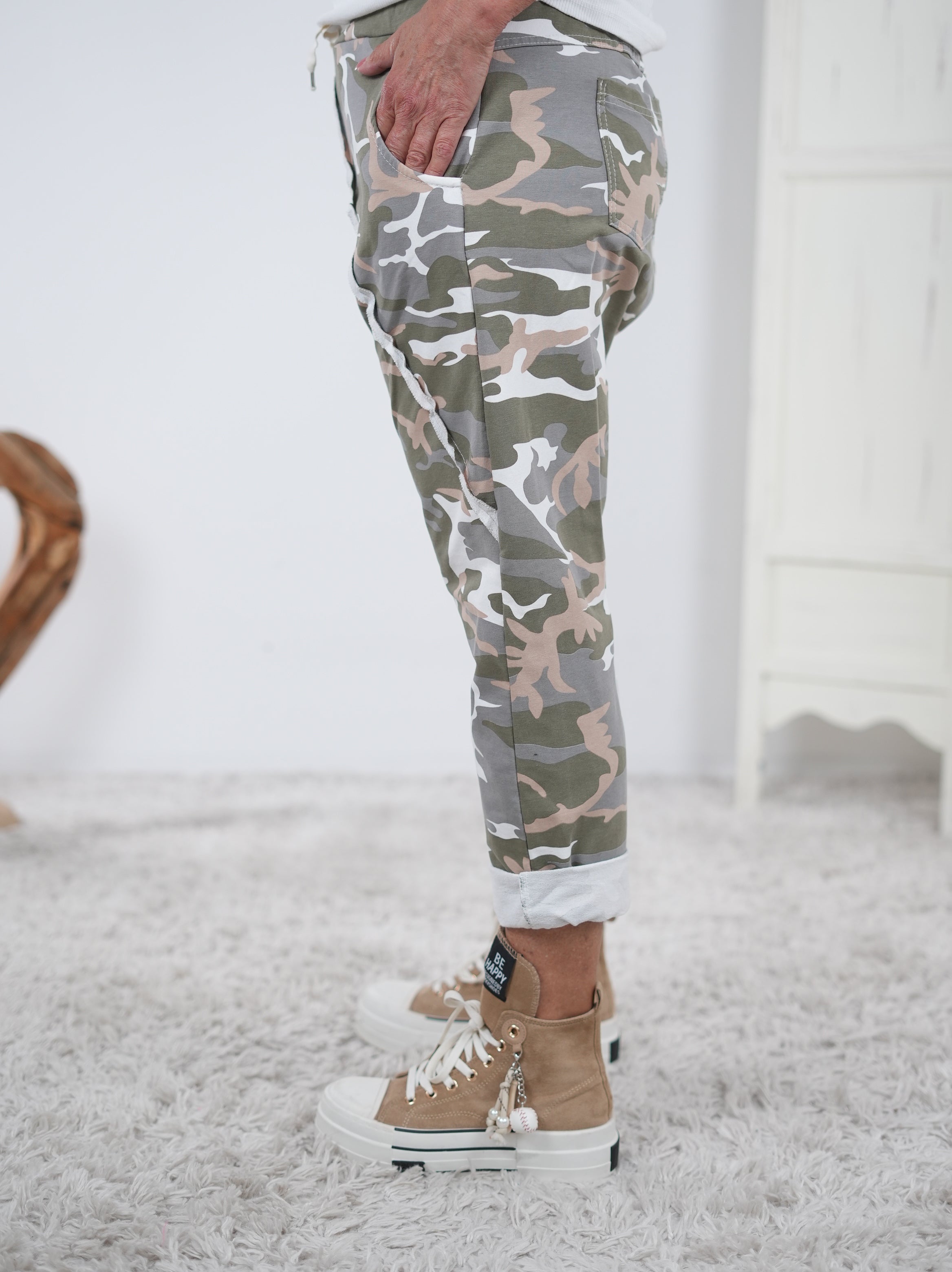 Camouflage Baggy mit Außennähten