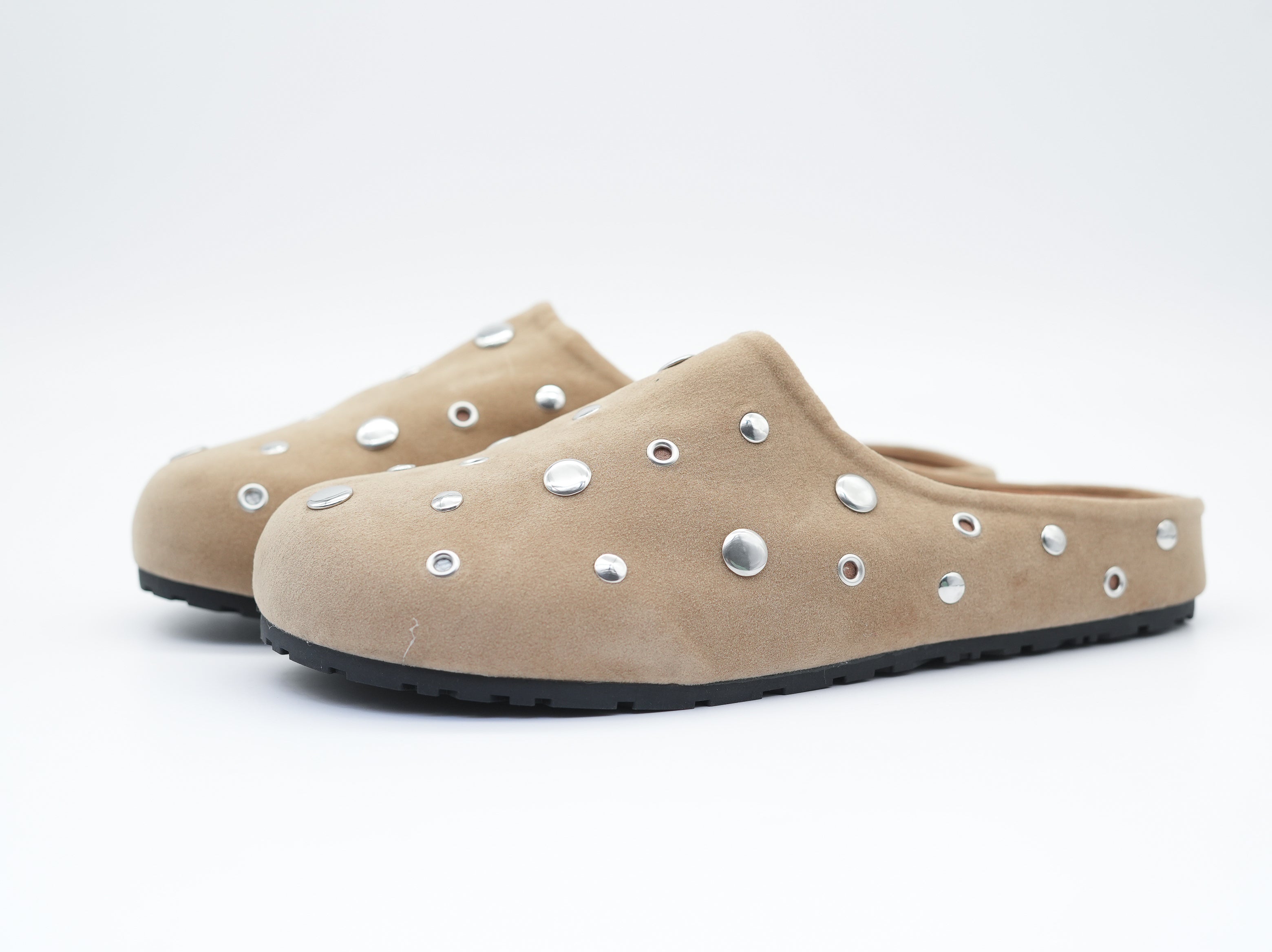 Pantoletten mit Nieten Beige