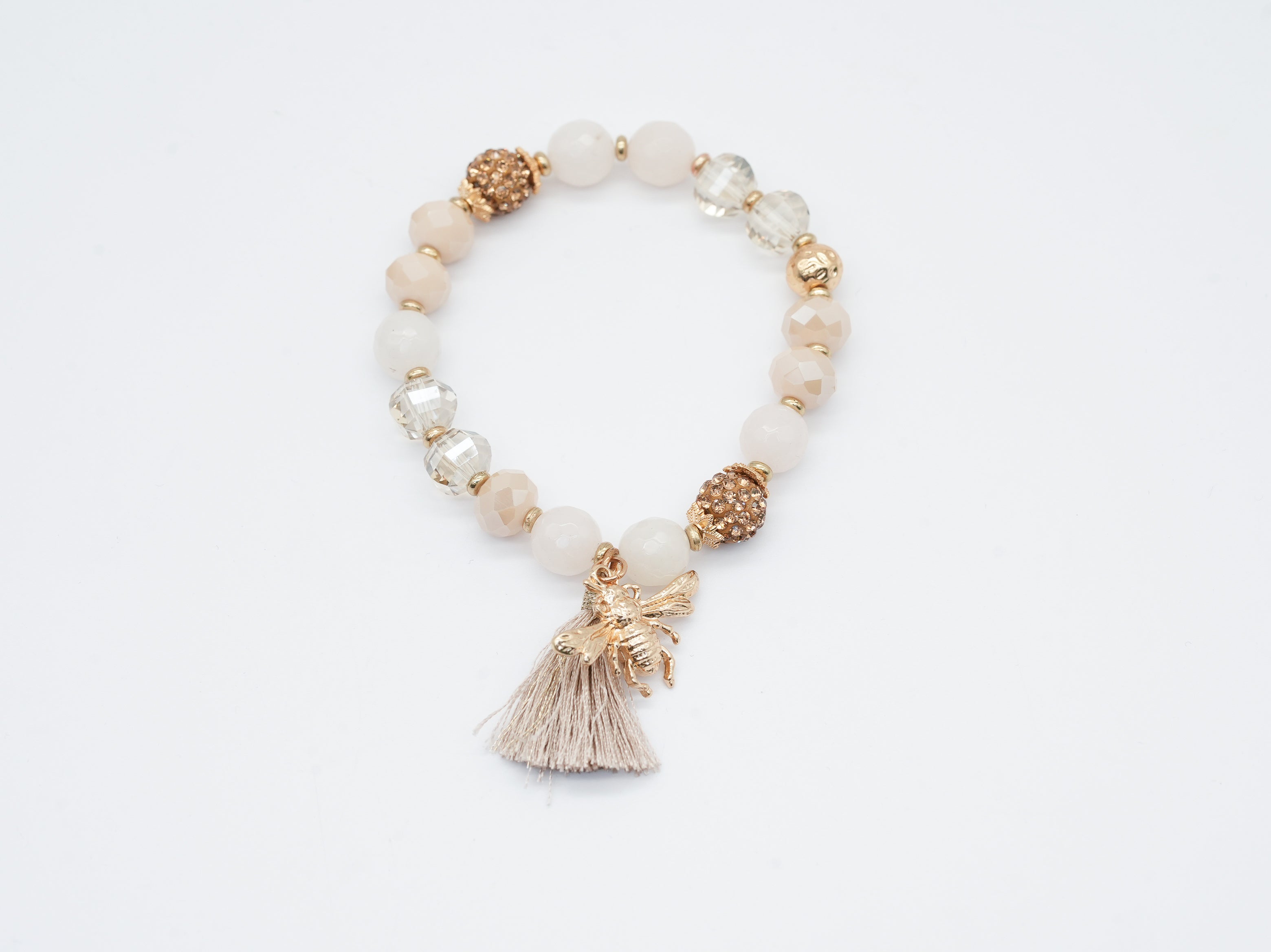 Perlenarmband in Sand Tönen
