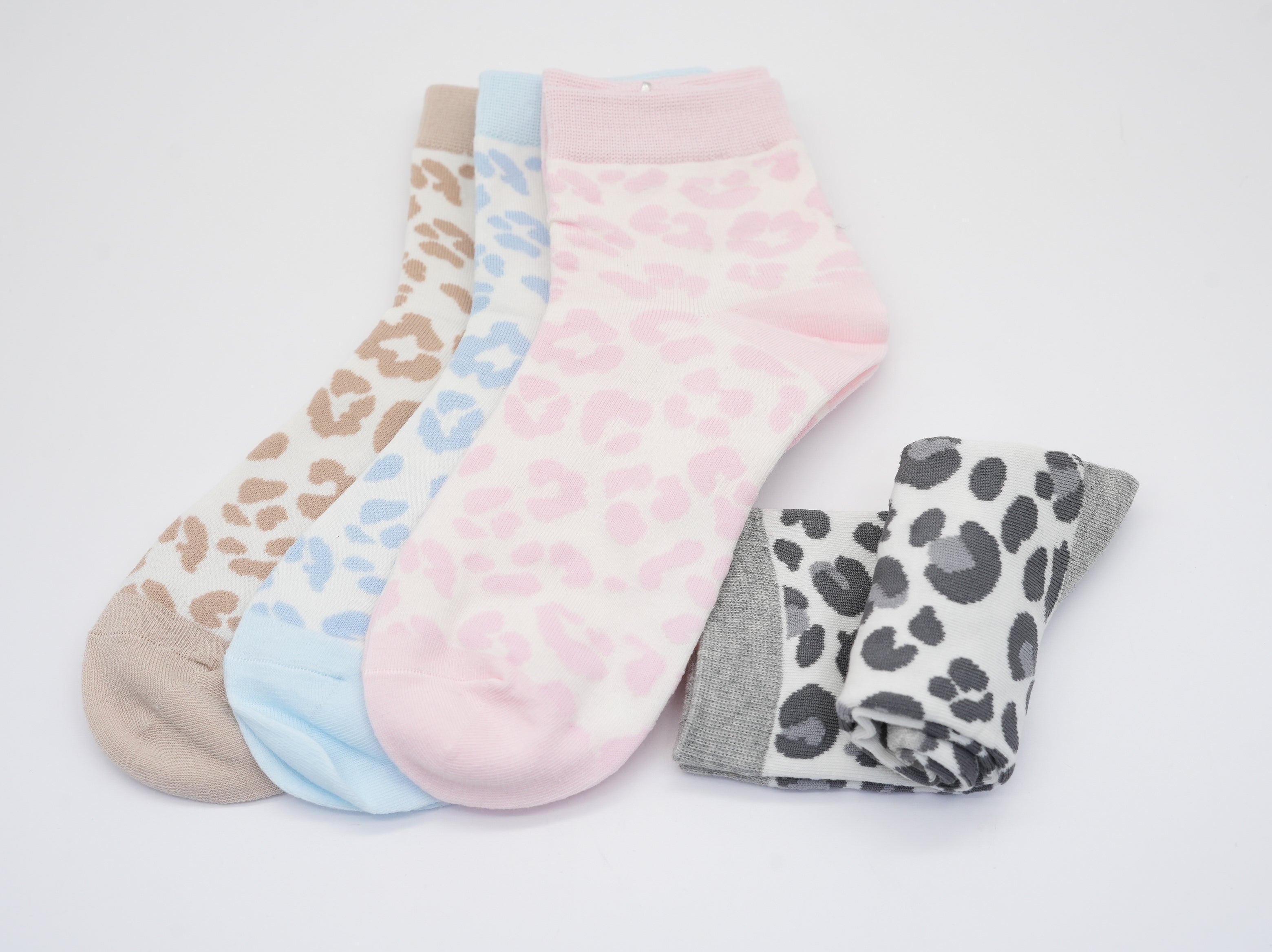 Socken im Leo Design