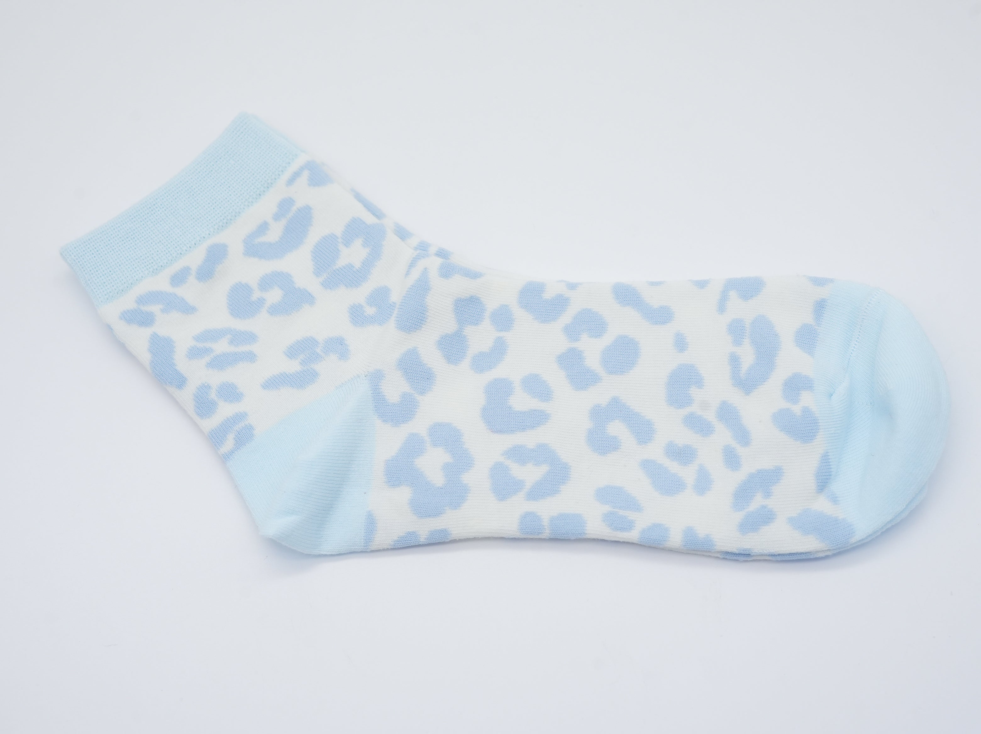 Socken im Leo Design