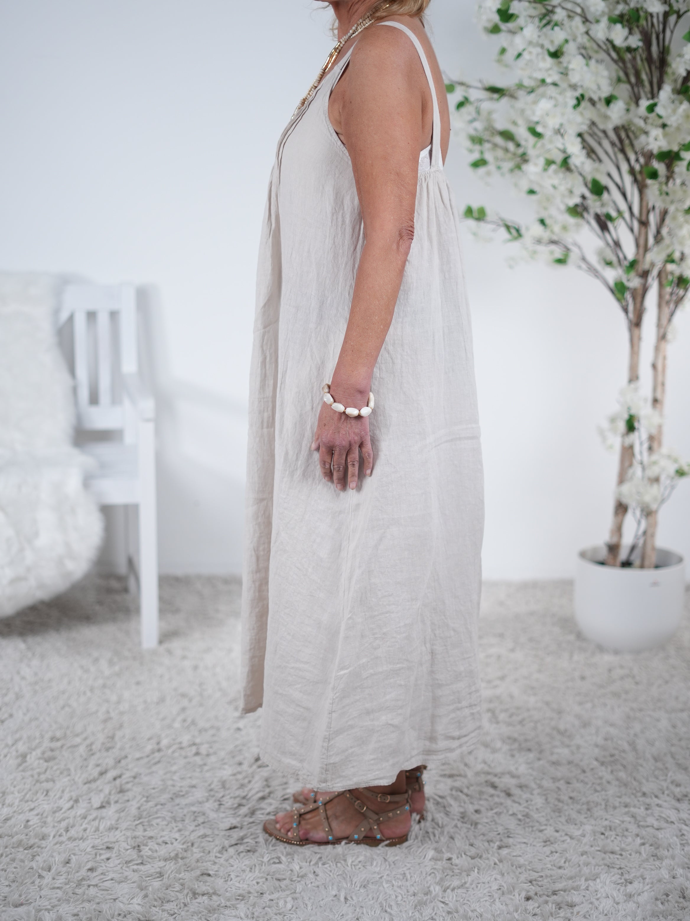 Leinen Kleid mit breiten Trägern