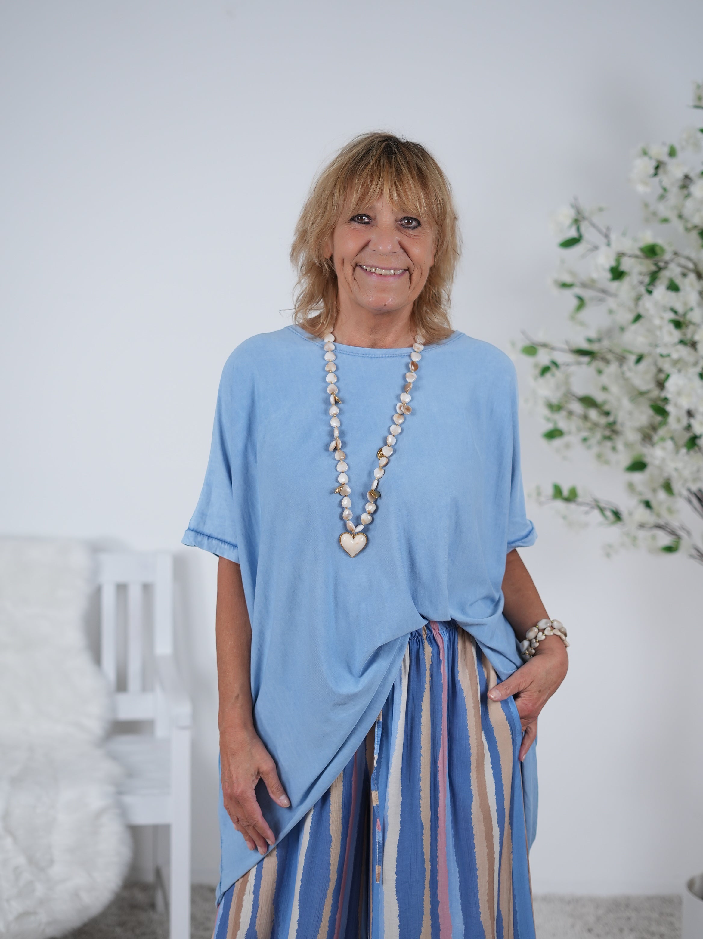 oversize Basic Shirt im Vokuhila Schnitt One Size (ca Gr. 42 44 "oversize"-48 50) Jeansblau