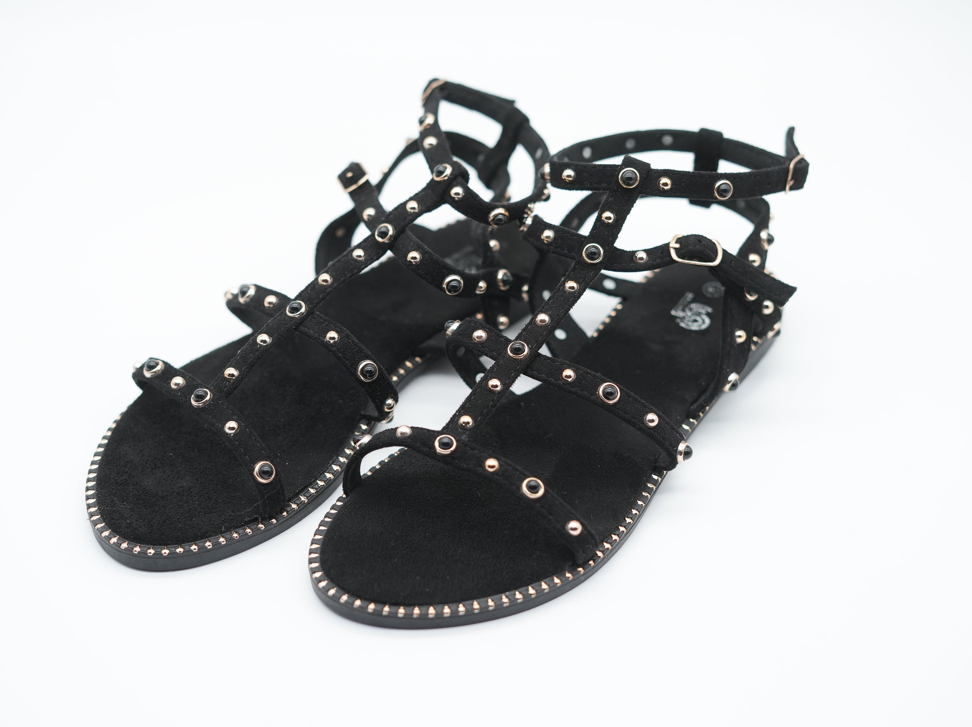 Sandalen mit Nieten
