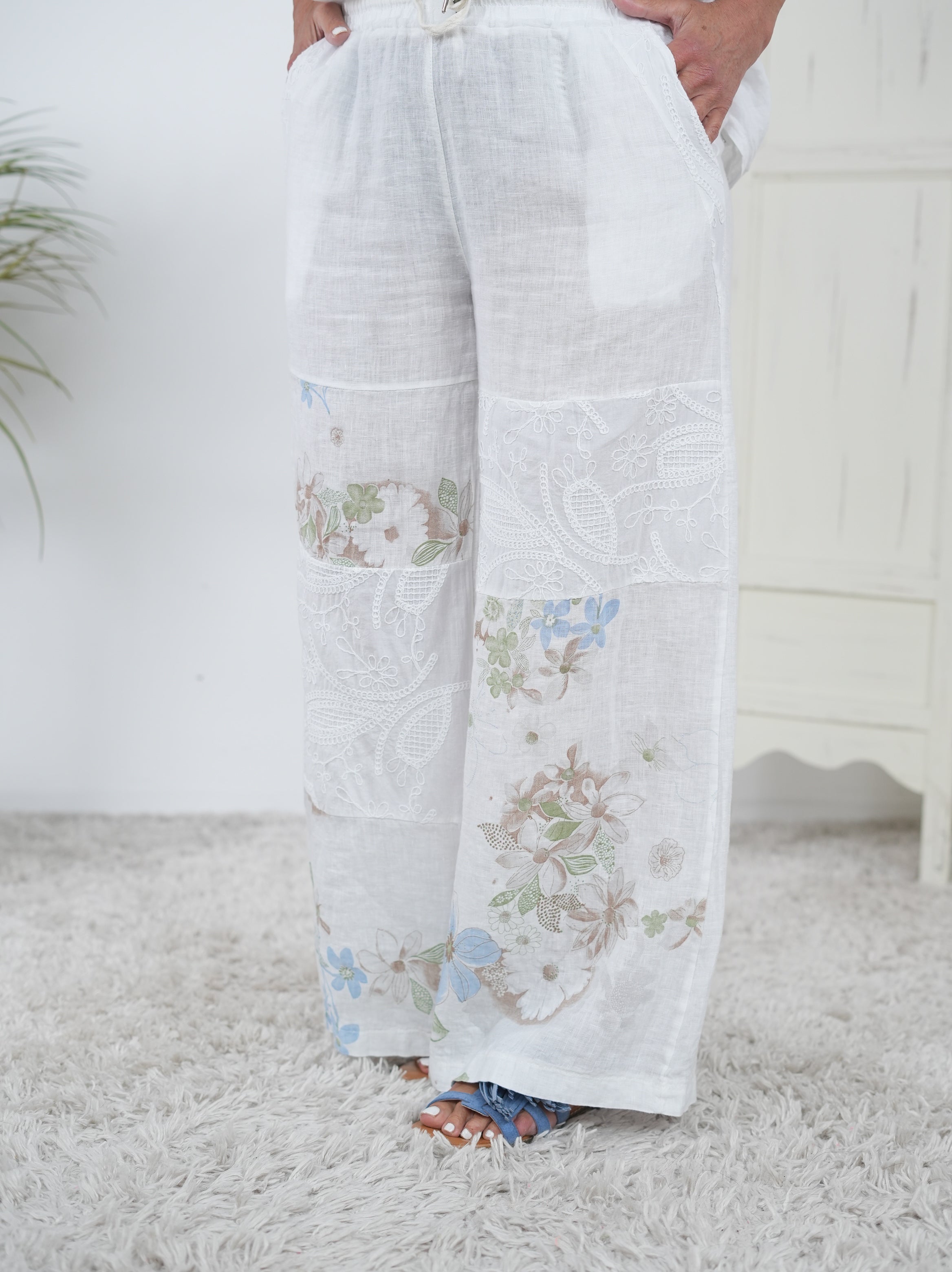 Wunderschöne Marlene Hose aus Leinen mit Blümchen