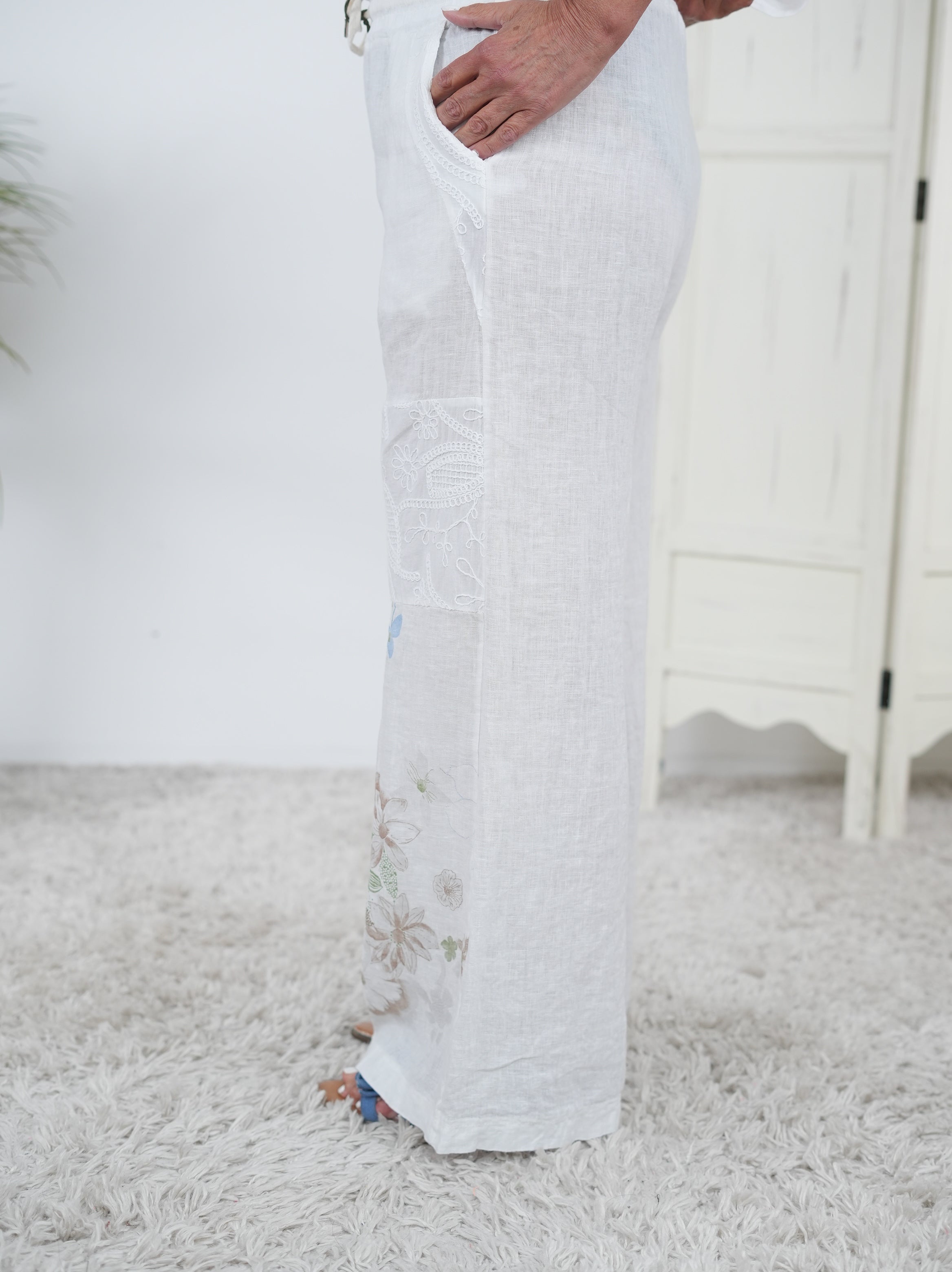 Wunderschöne Marlene Hose aus Leinen mit Blümchen
