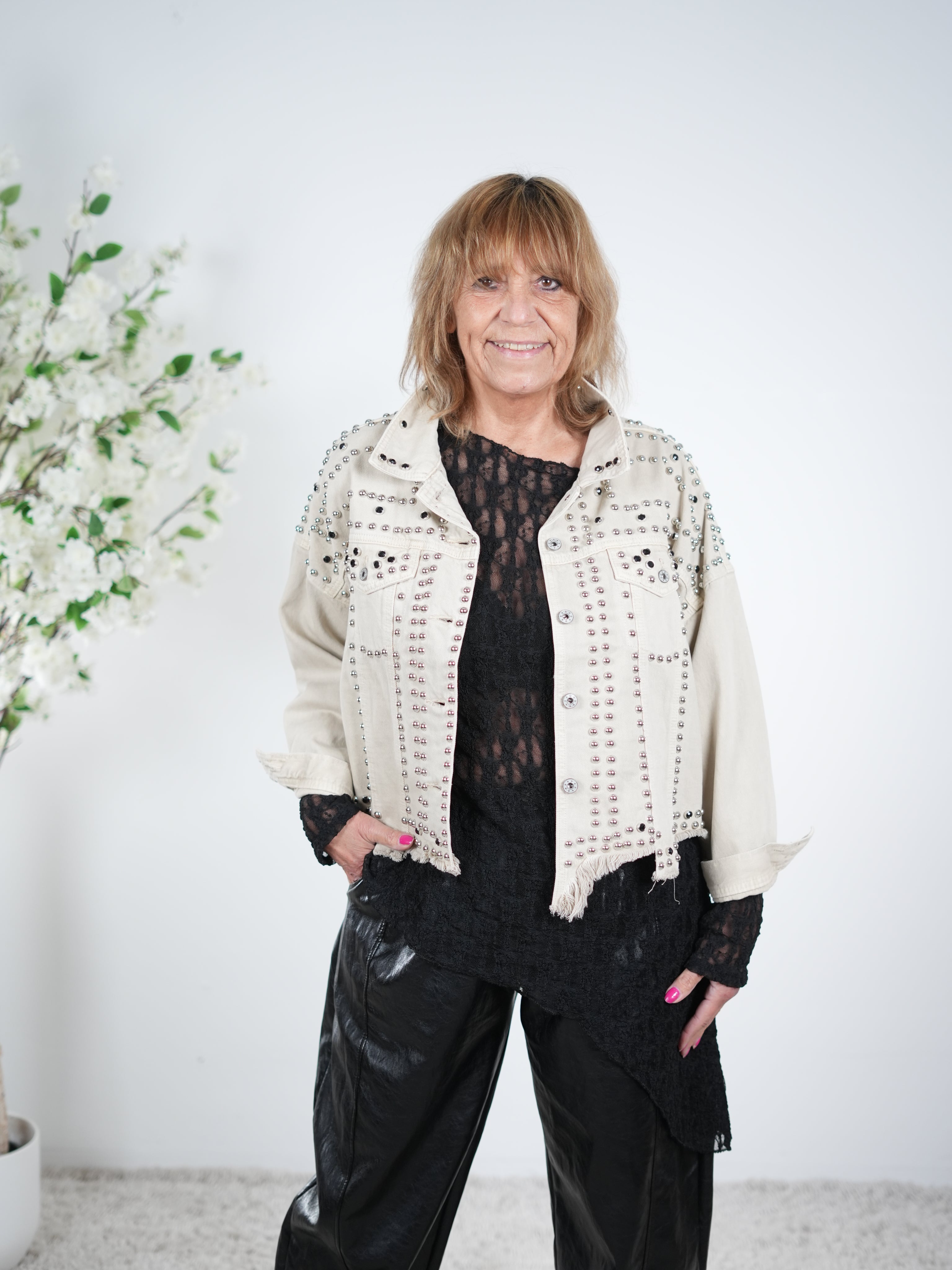 Jeans Jacke mit Nieten verziert L XL (ca Größe 40-44) Beige