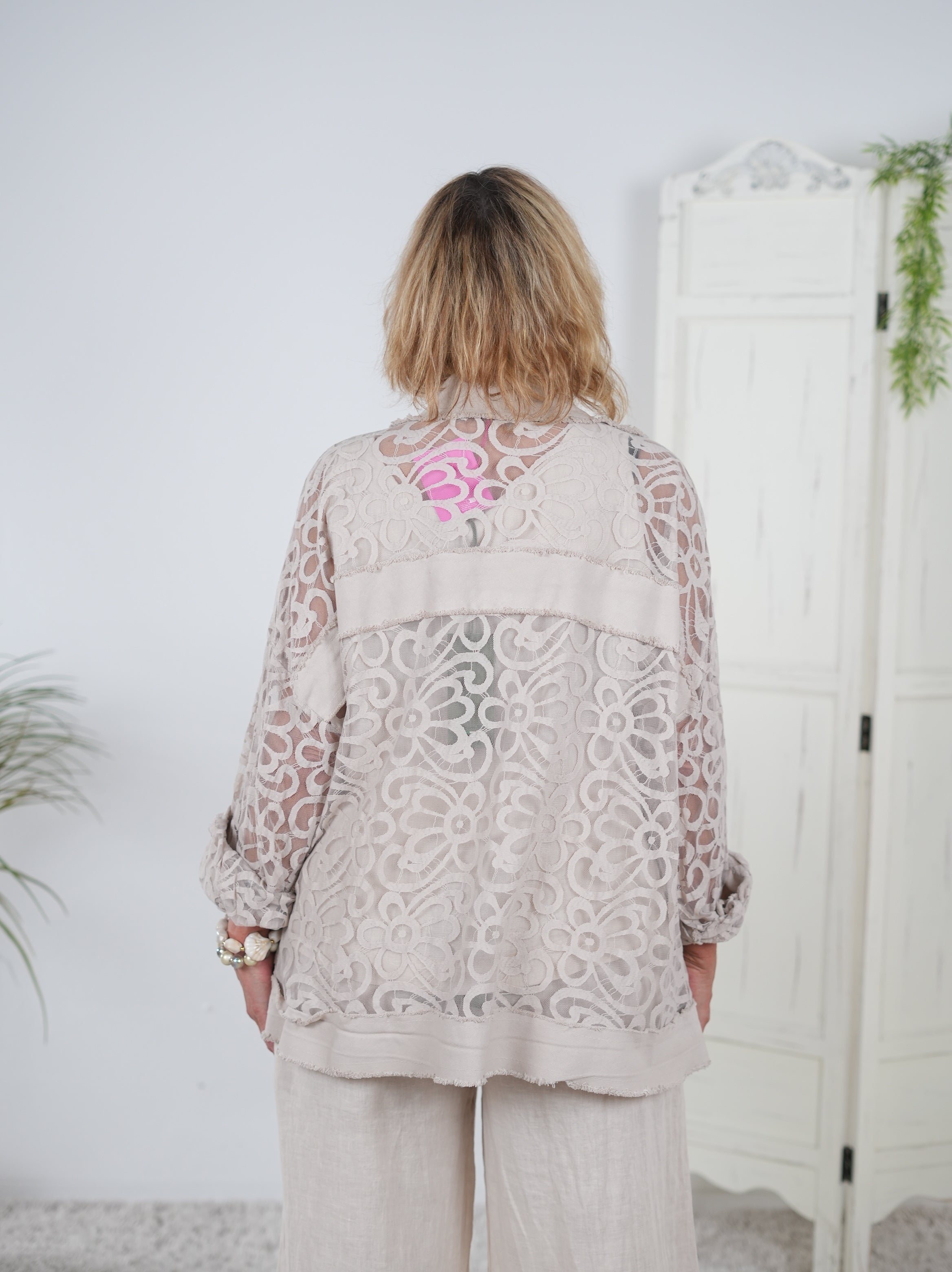 ausgefranste Jacke mit Häkeleinsatz