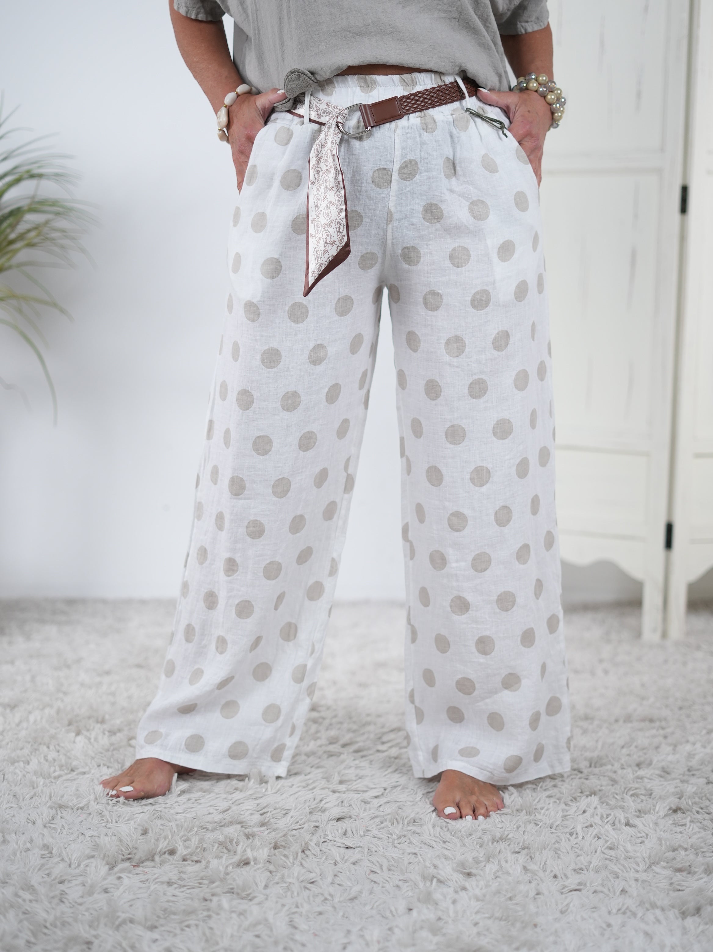 gerade geschnittene Marlene Hose, Dot design Weiß