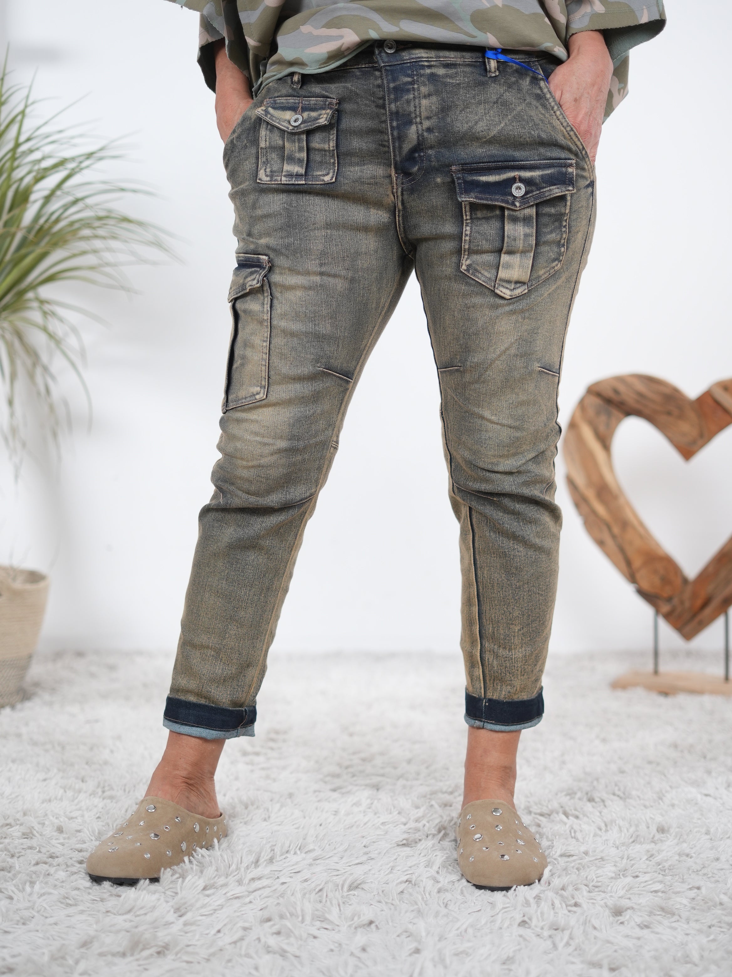 Jeans mit aufgesetzten Taschen
