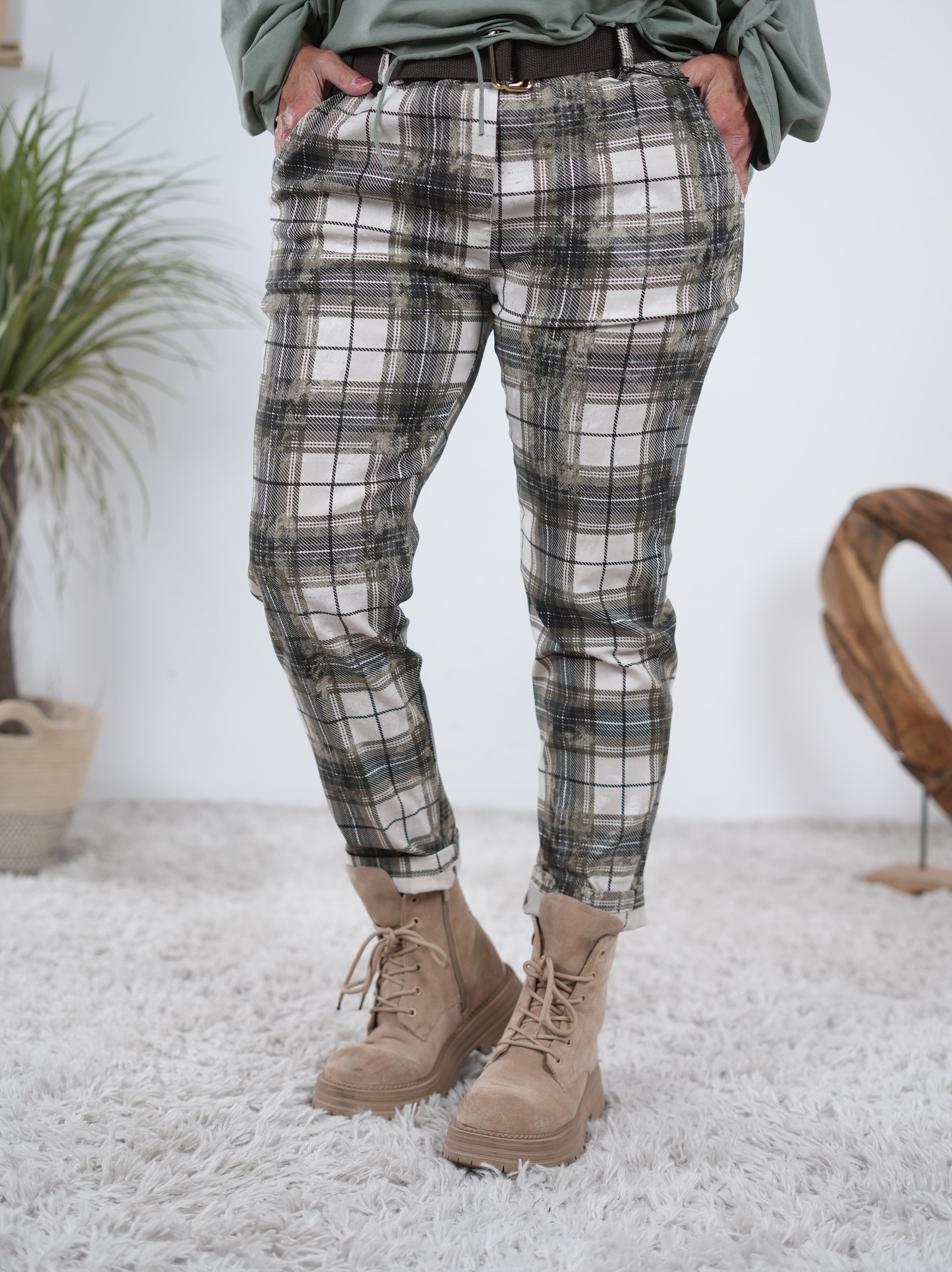 karierte Pants mit Gürtel Olive