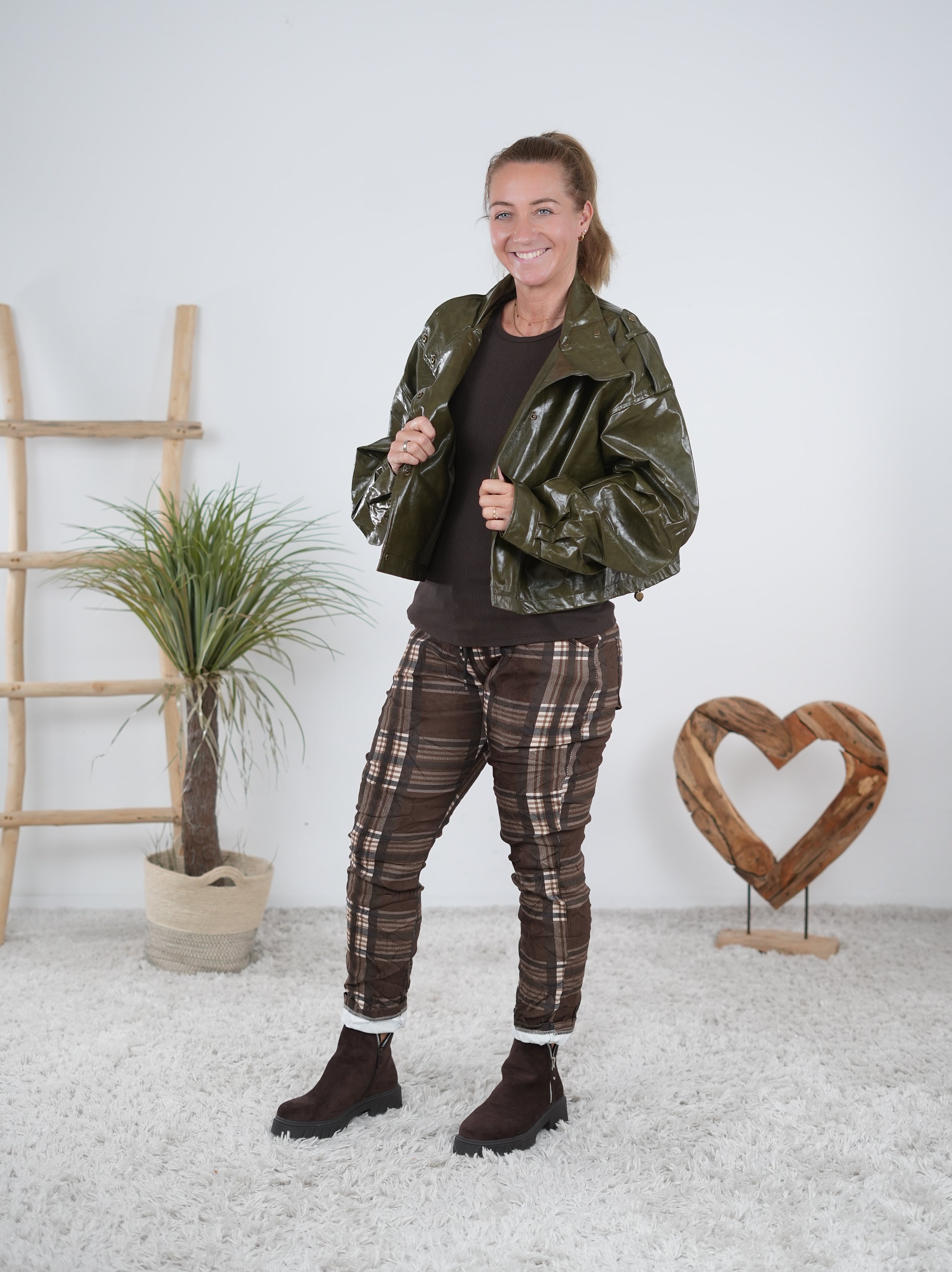 Kunstlederjacke mit Ballon Ärmeln Olive
