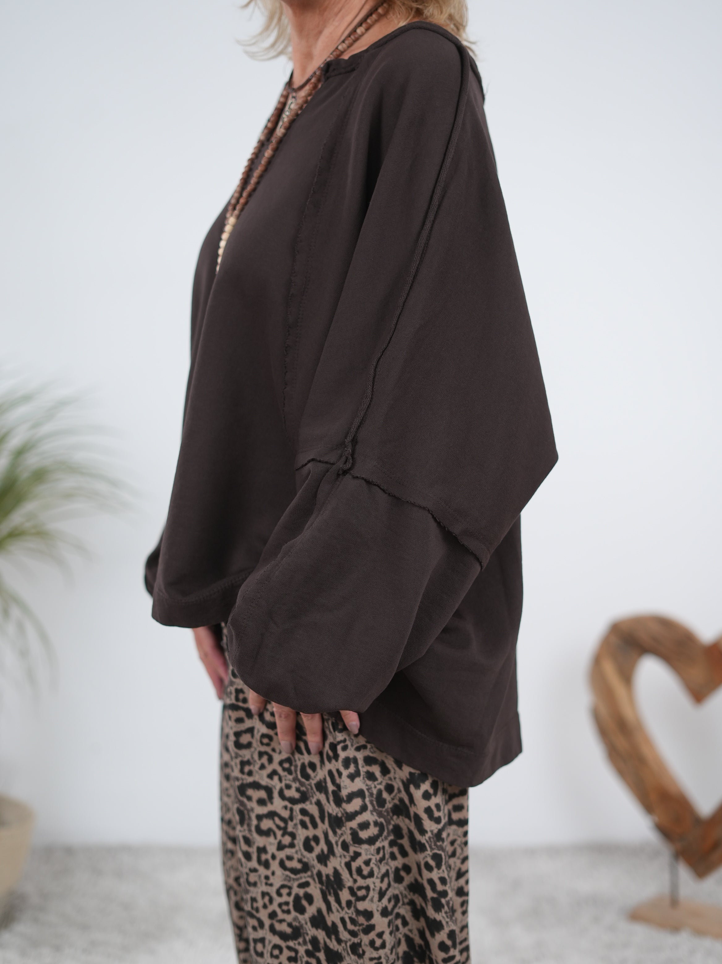lässiges oversized Sweaty mit auffälligem Ausschnitt