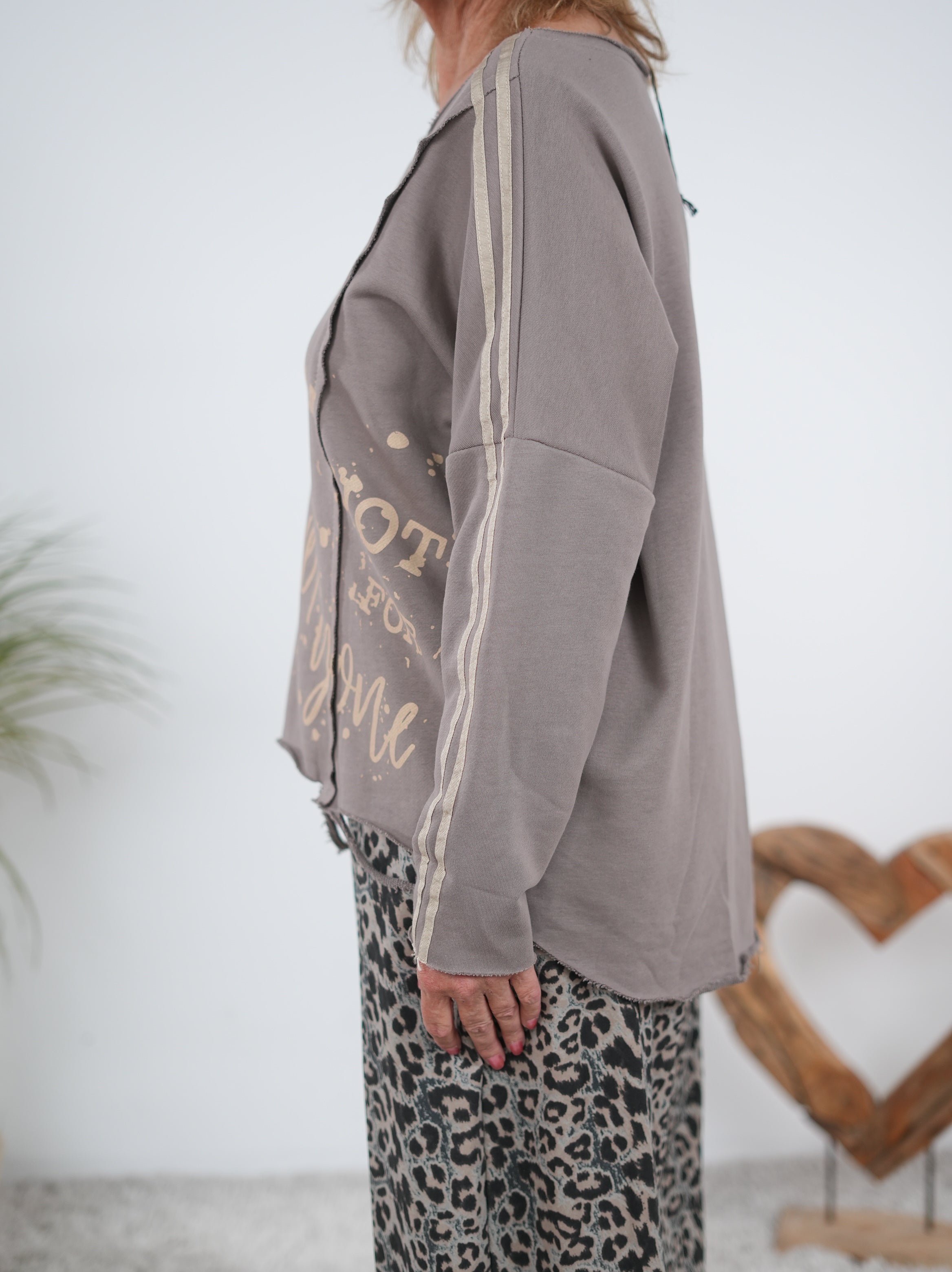 Lässiges Sweaty mit großem Rundhalsausschnitt und Print