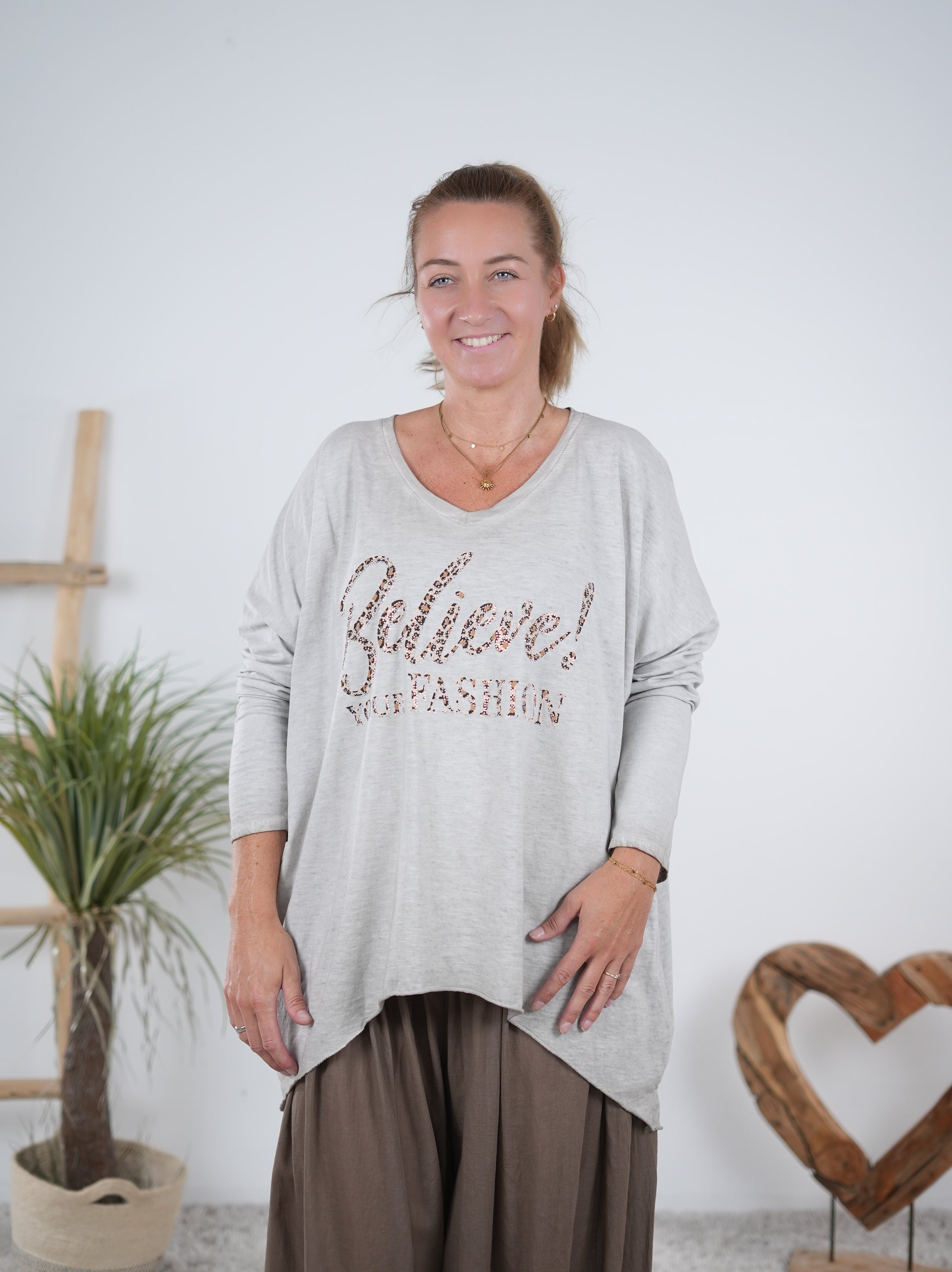 Langarm Shirt mit "believe" Schriftzug Sand
