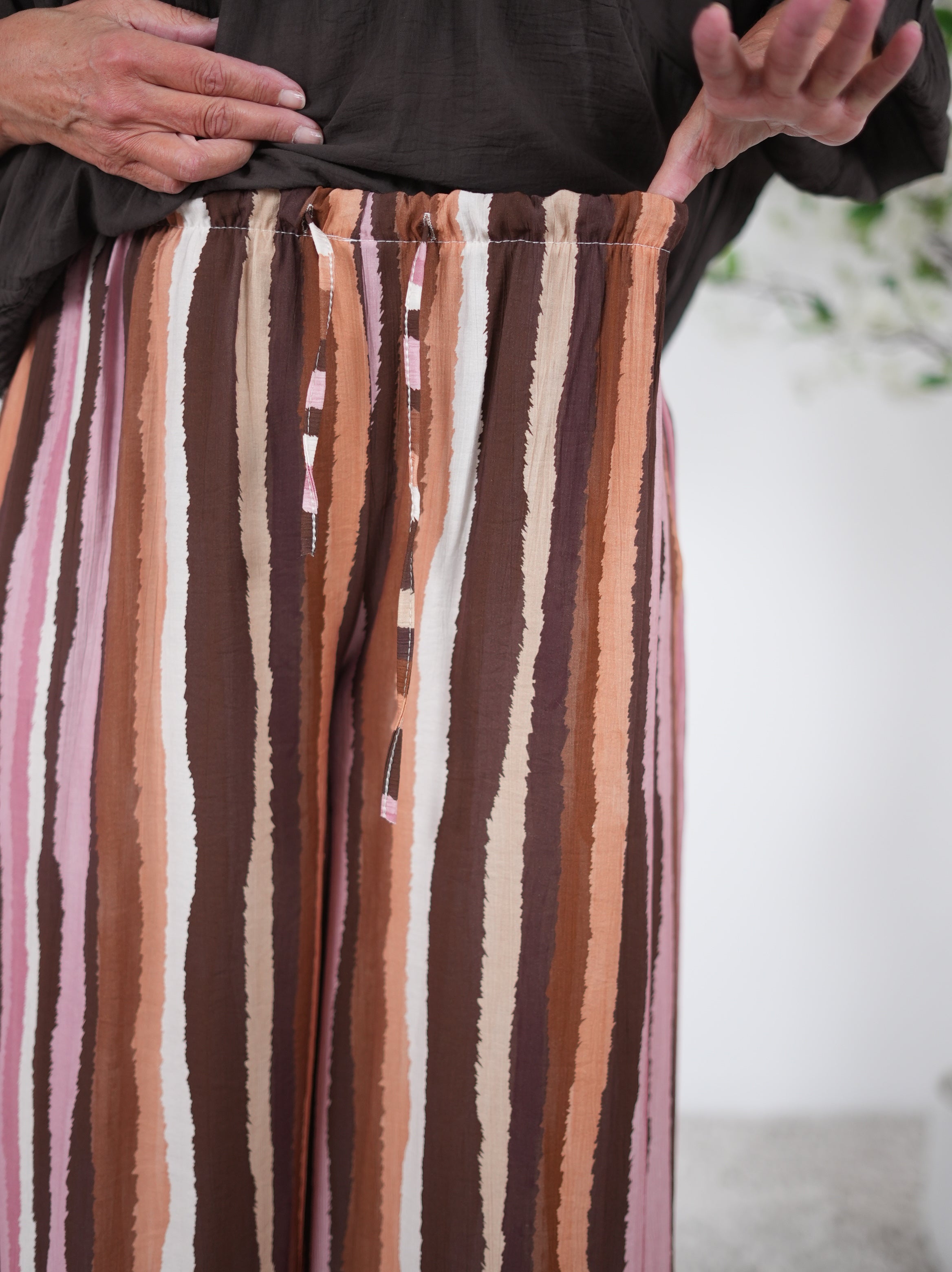 leichte Marlene Hose im Streifen Design
