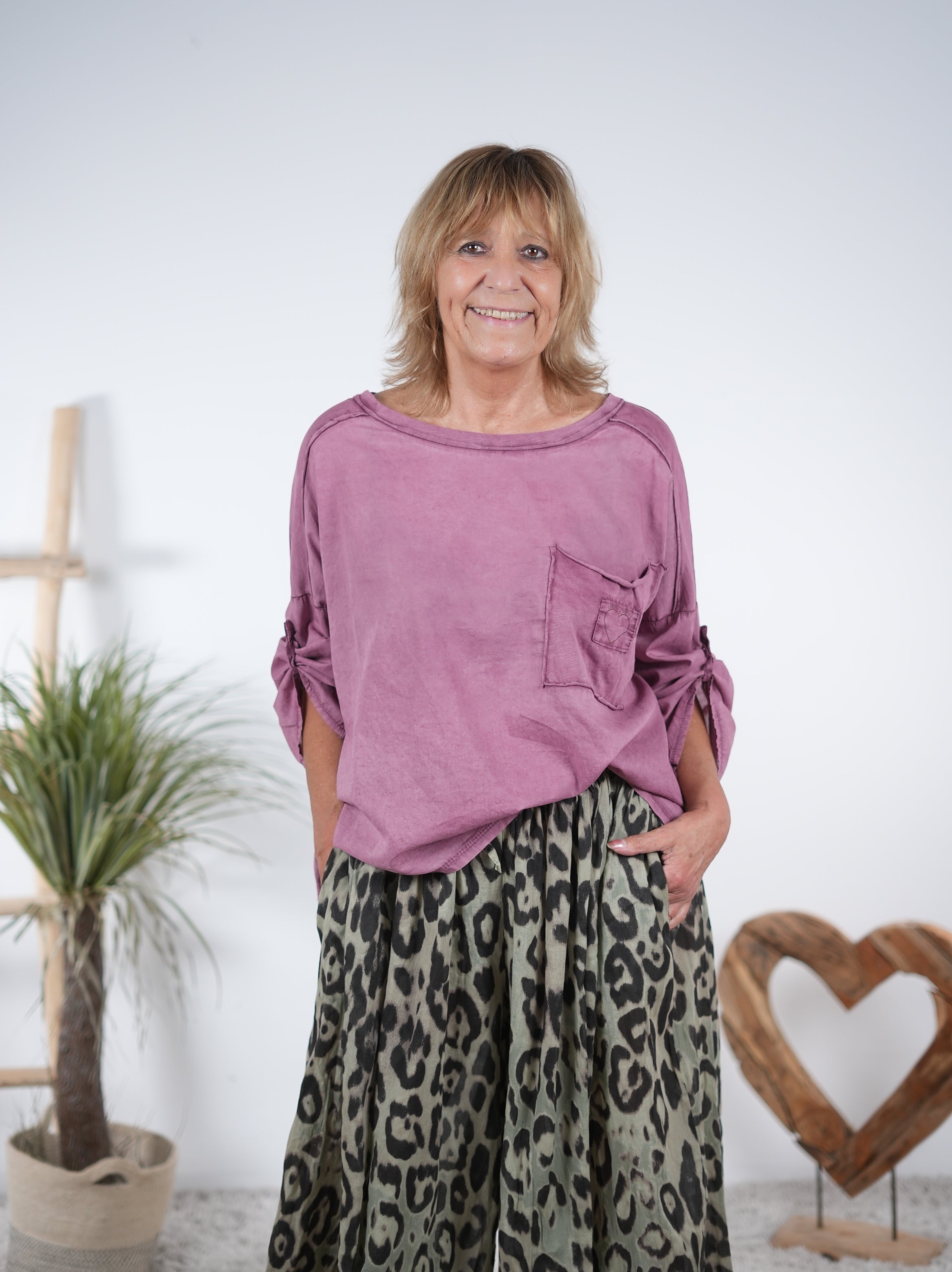 leichtes Blusen Shirt mit kleinem Patch Beere