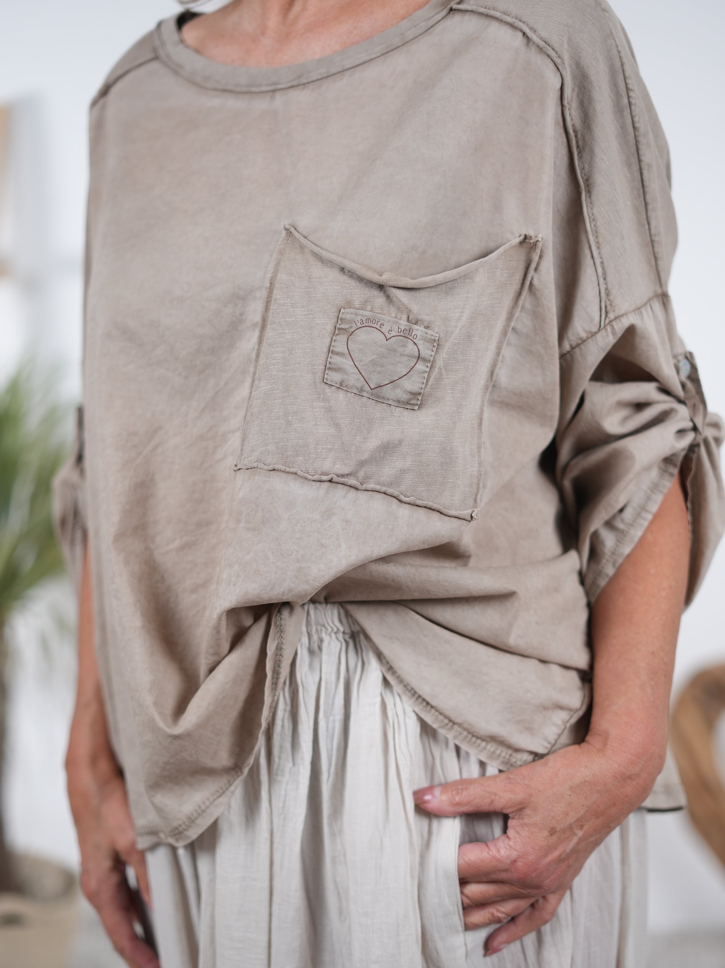 leichtes Blusen Shirt mit kleinem Patch