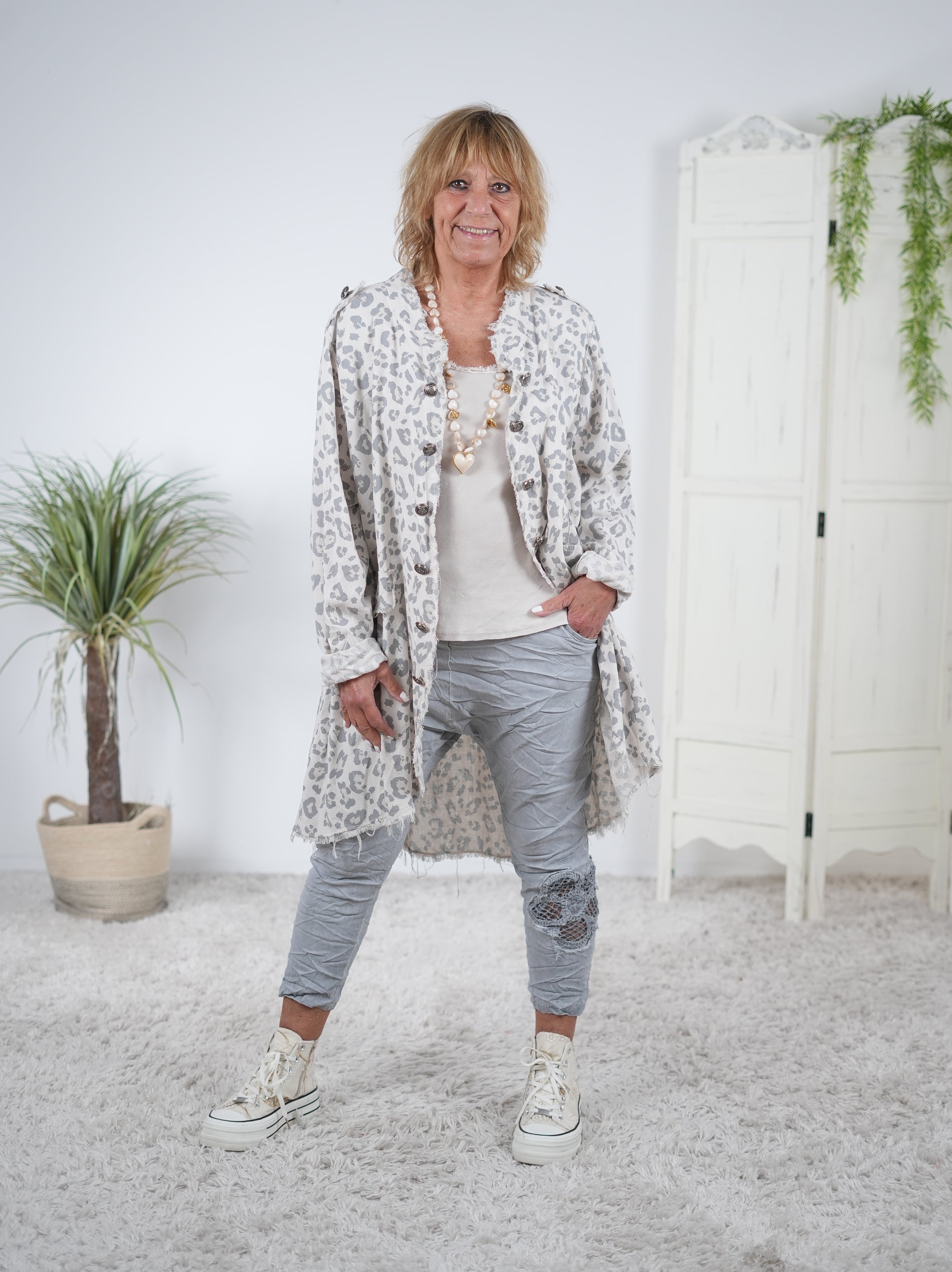 Leinen Cardigan im Leo Look