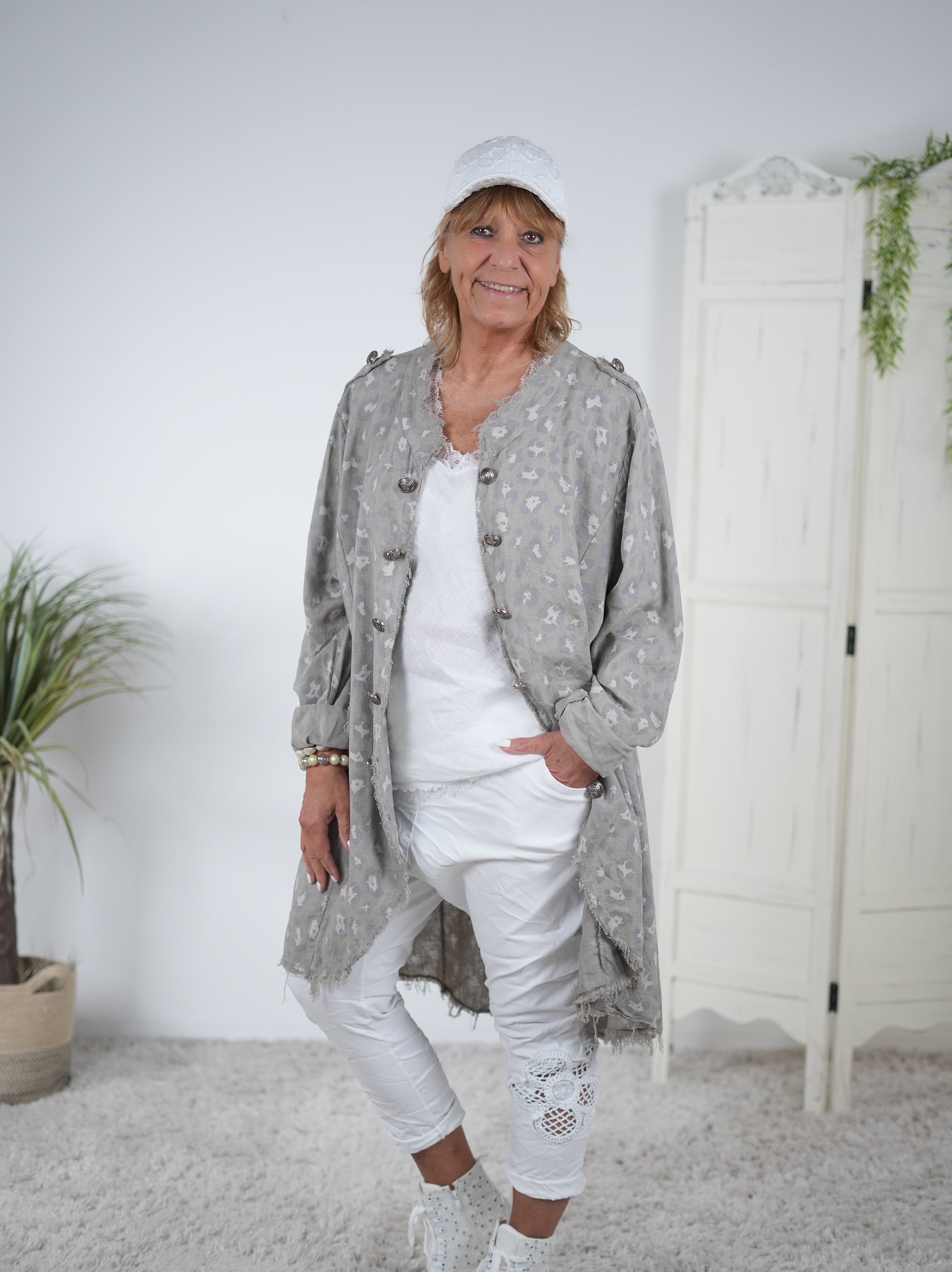 Leinen Cardigan im Leo Look