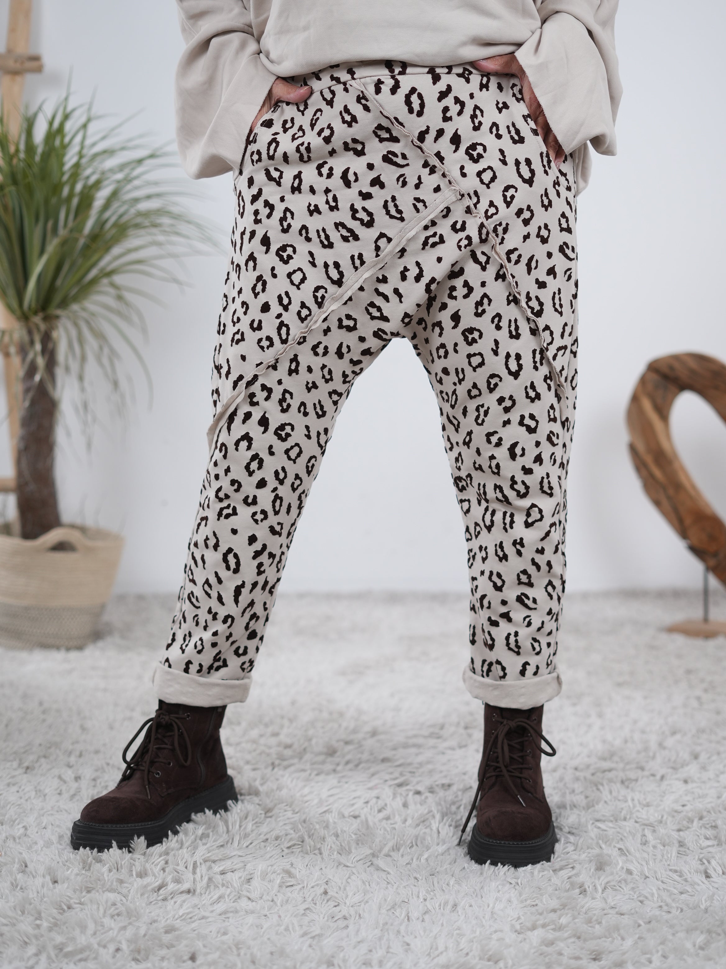 Leo Baggy mit Außennähten Beige