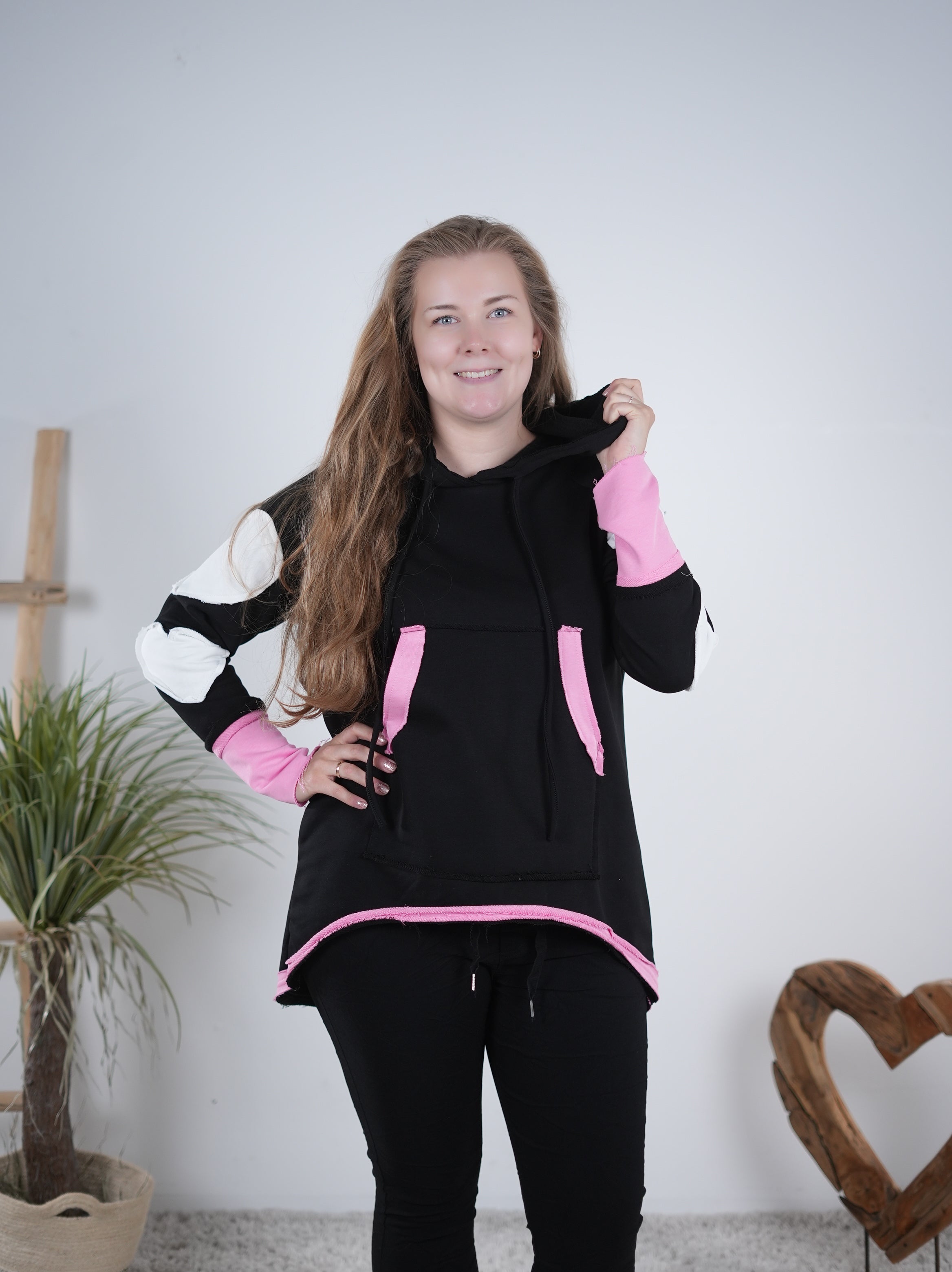 Long Hoody mit Herz Patch Schwarz