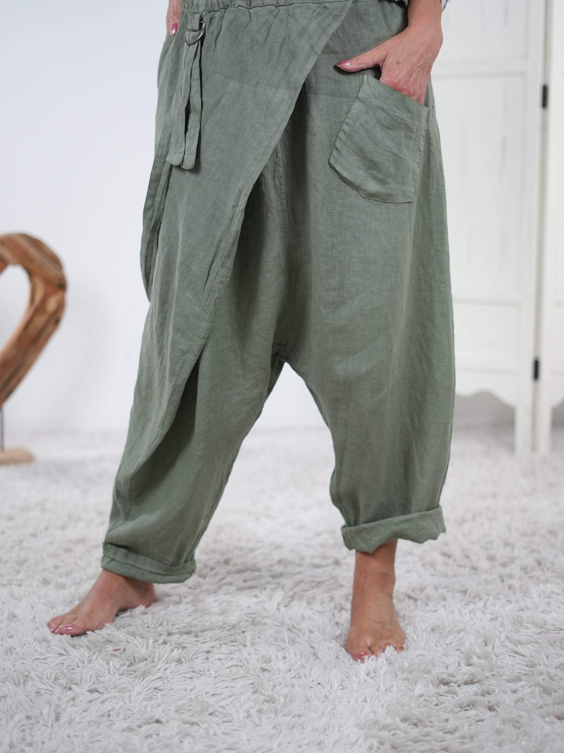 Luftige Haremshose aus Leinen Olive