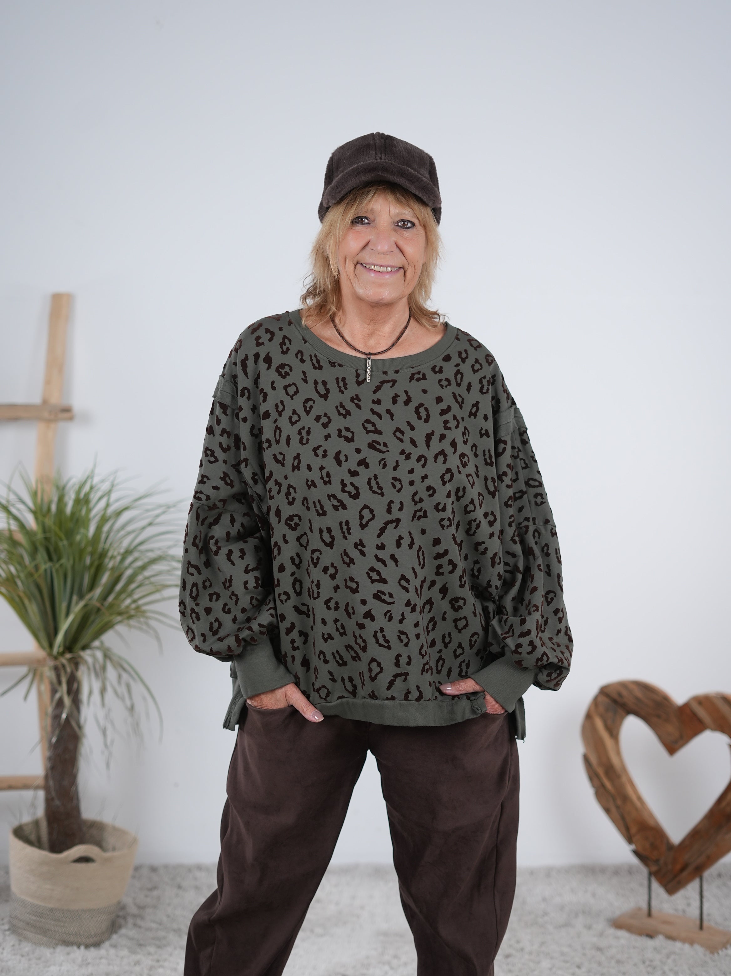 oversize Leo Sweater mit Außennähten