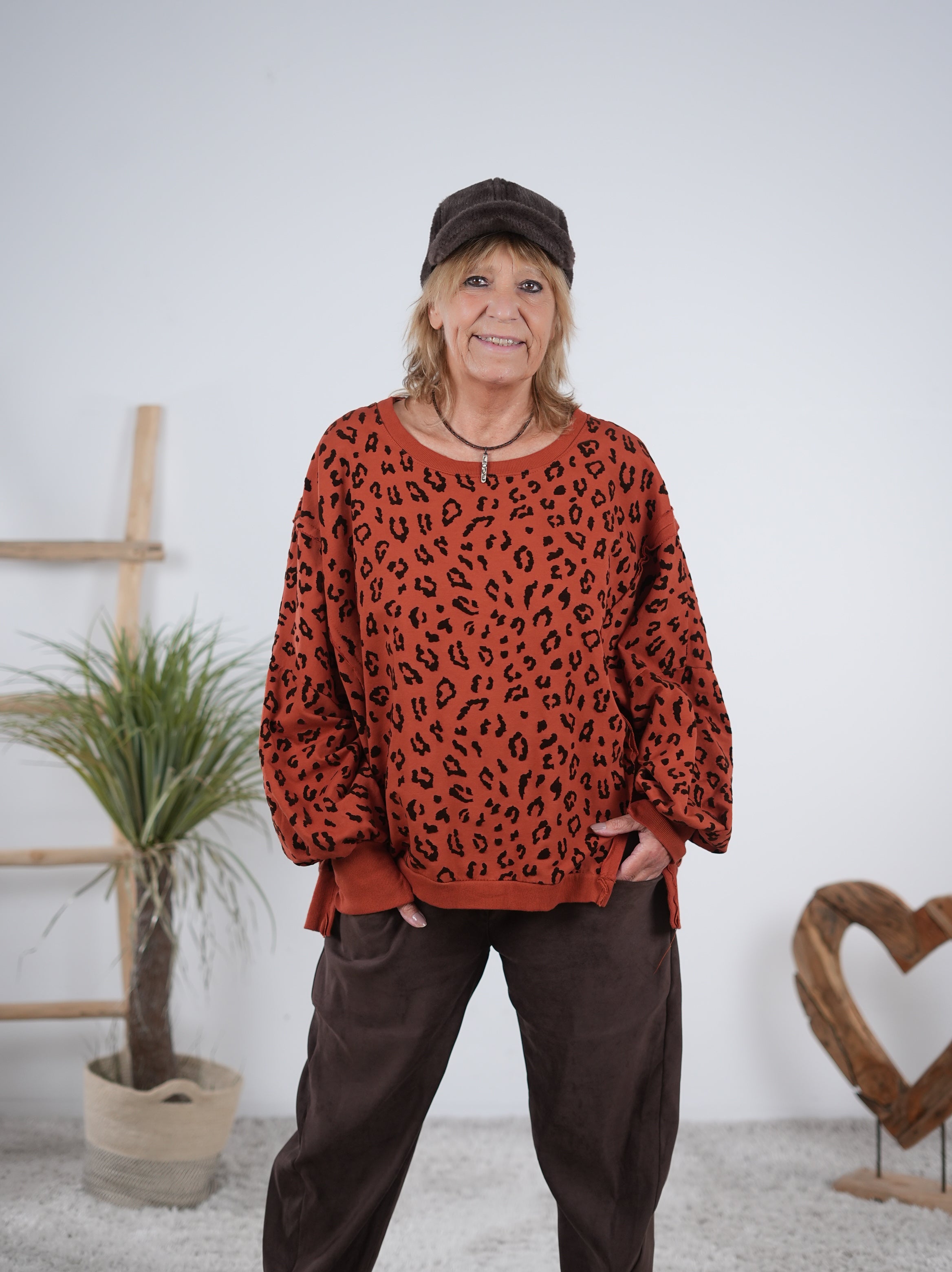 oversize Leo Sweater mit Außennähten Rost