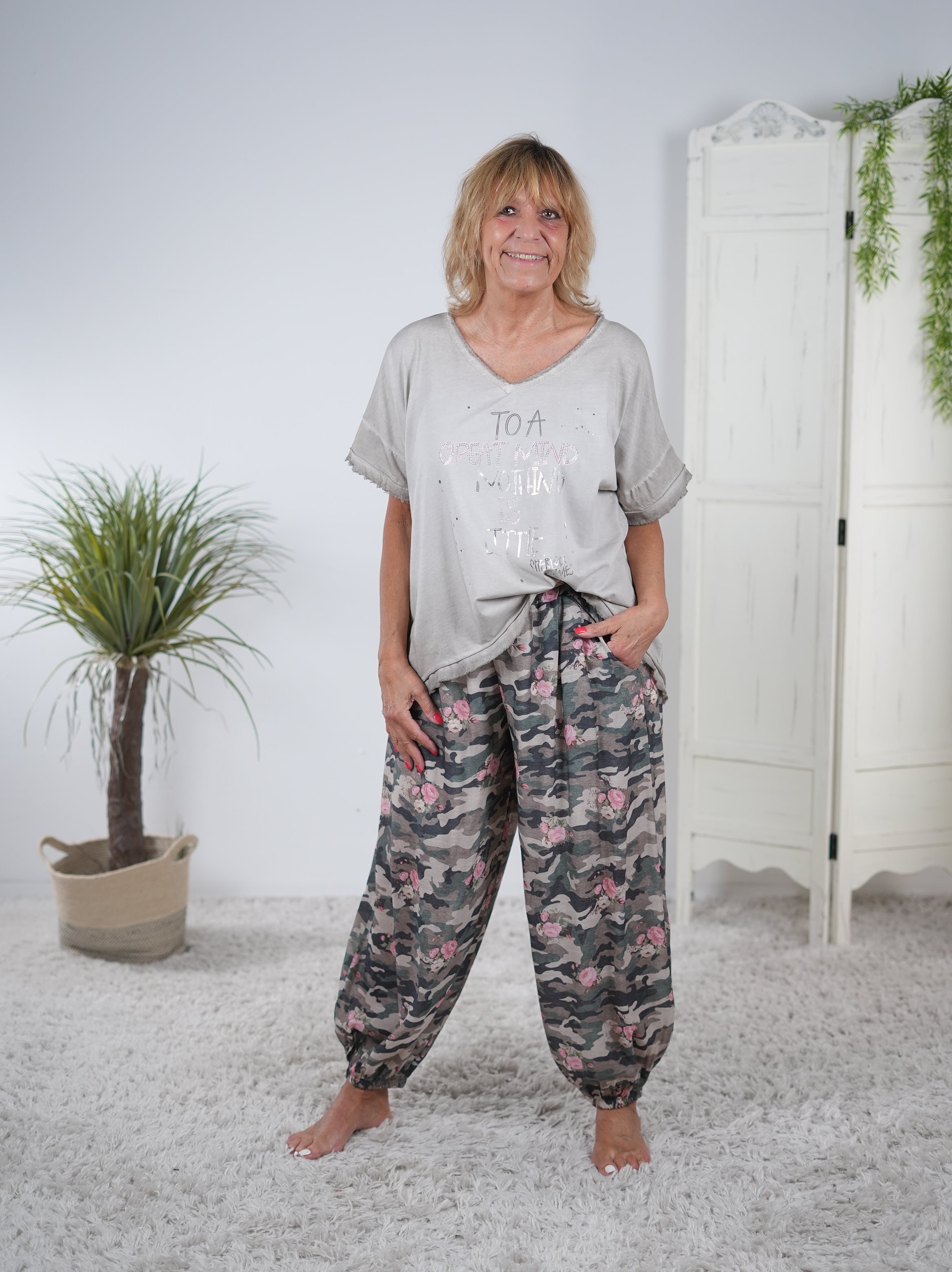 Oversize Shirt im Vokuhila Schnitt mit Schriftzug