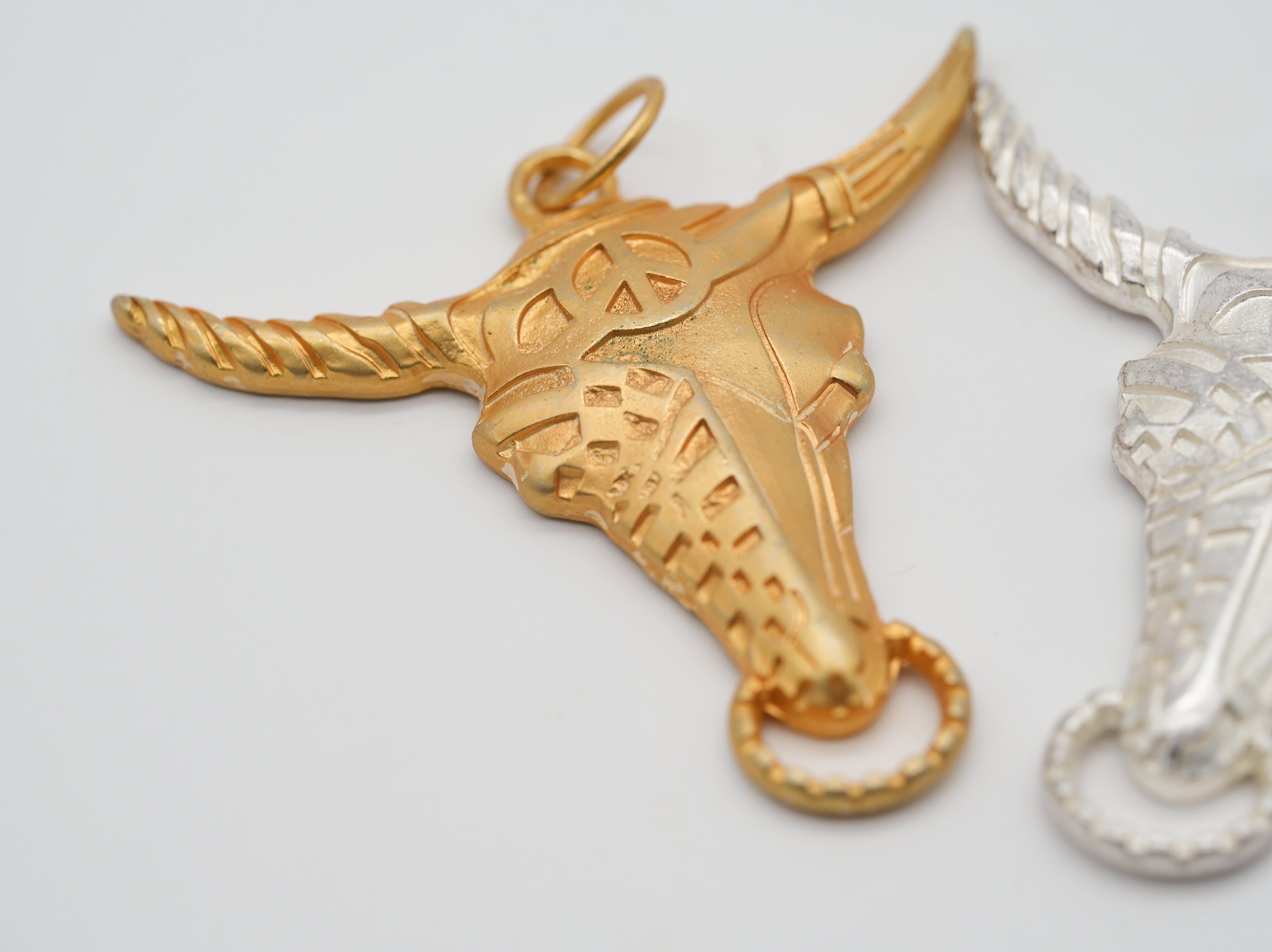 SchauTime Amulett L, Stier-Motiv
