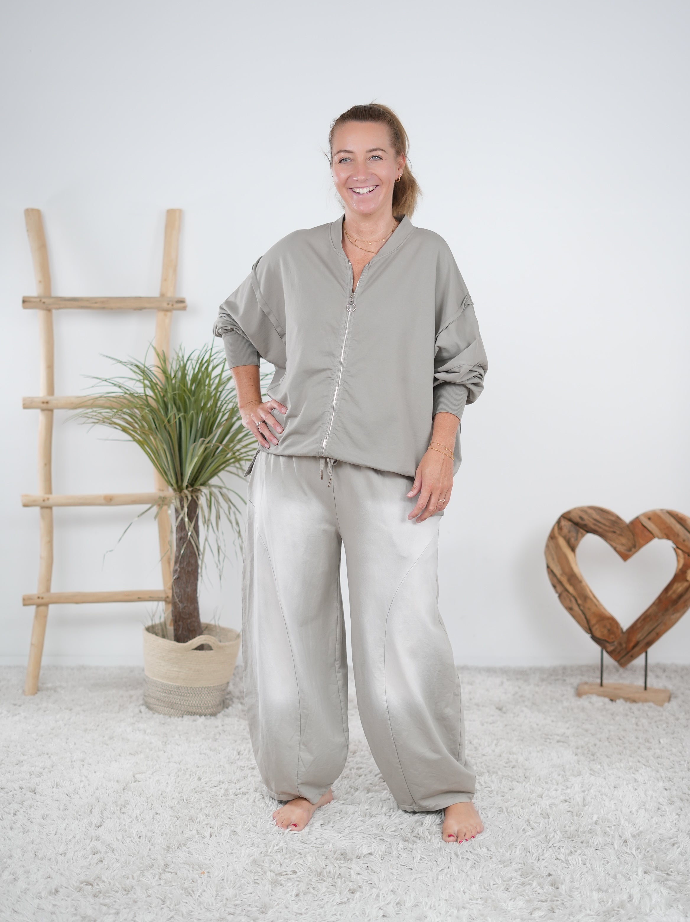 Sportliche Sweat-Jacke mit Linksnähte