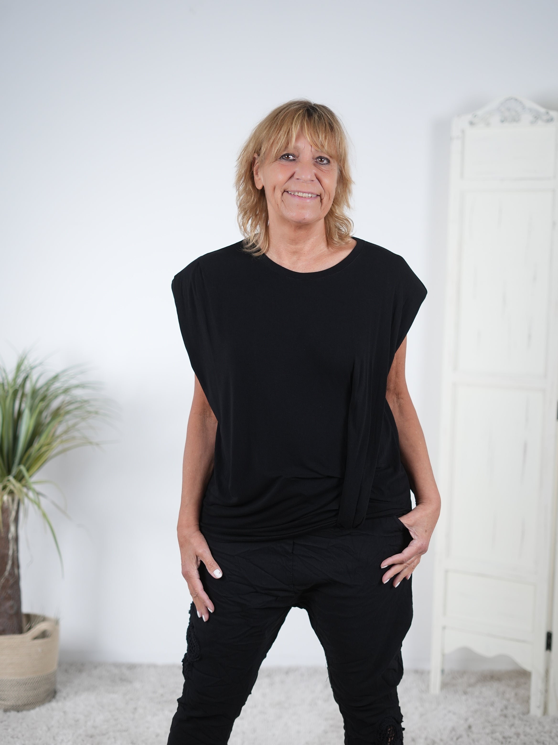 sportliches Shirt mit Schulterpolster Schwarz