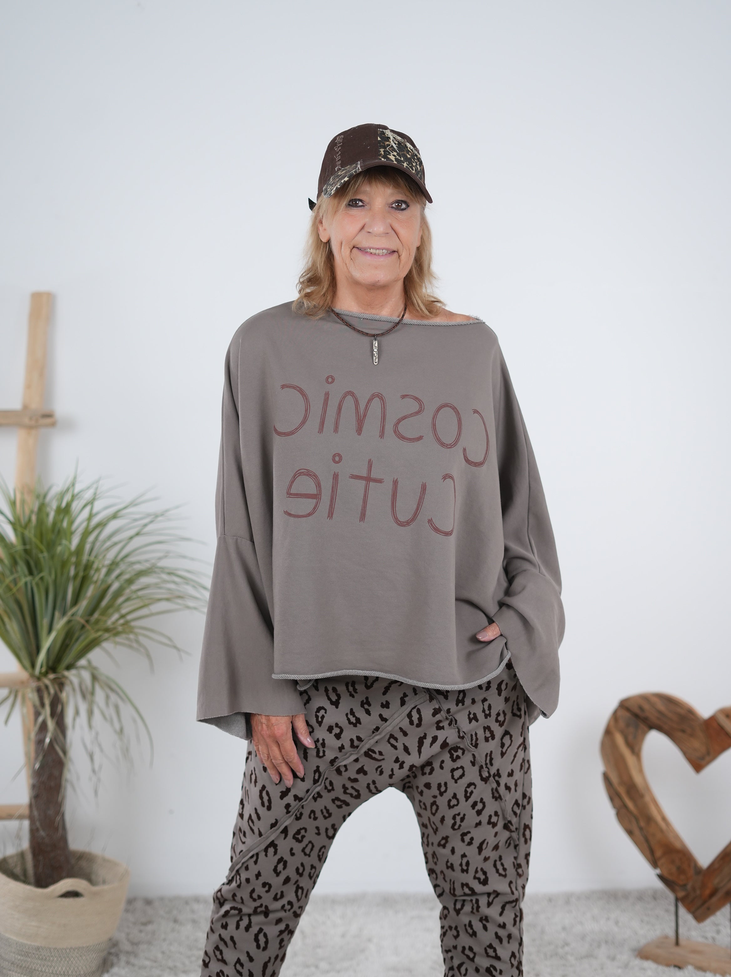 Sweaty-Poncho mit überschnittenem Arm und ausgefranstem Abschlüssen Taupe