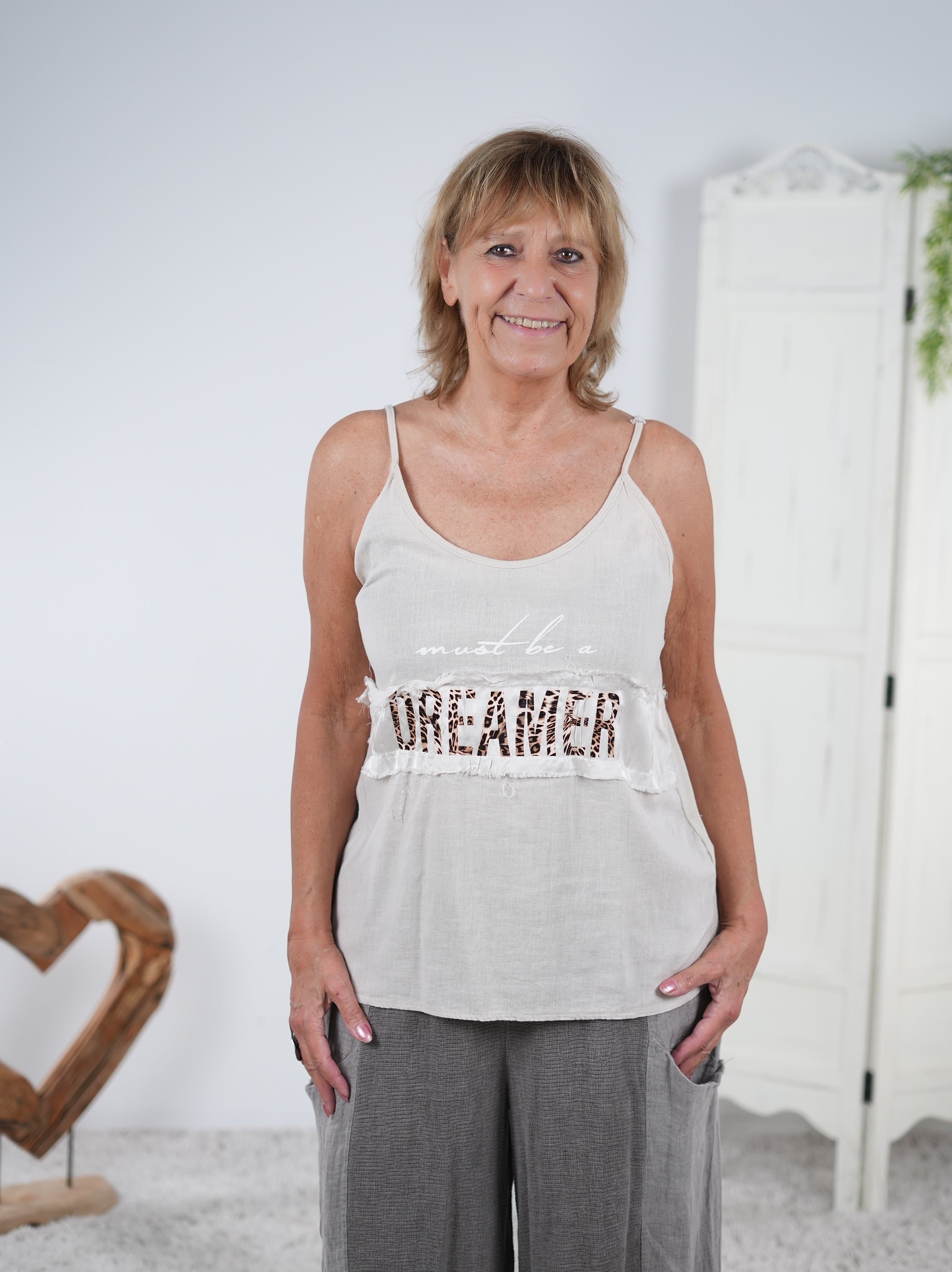 Top im Materialmix mit "Dreamer" Schriftzug Beige