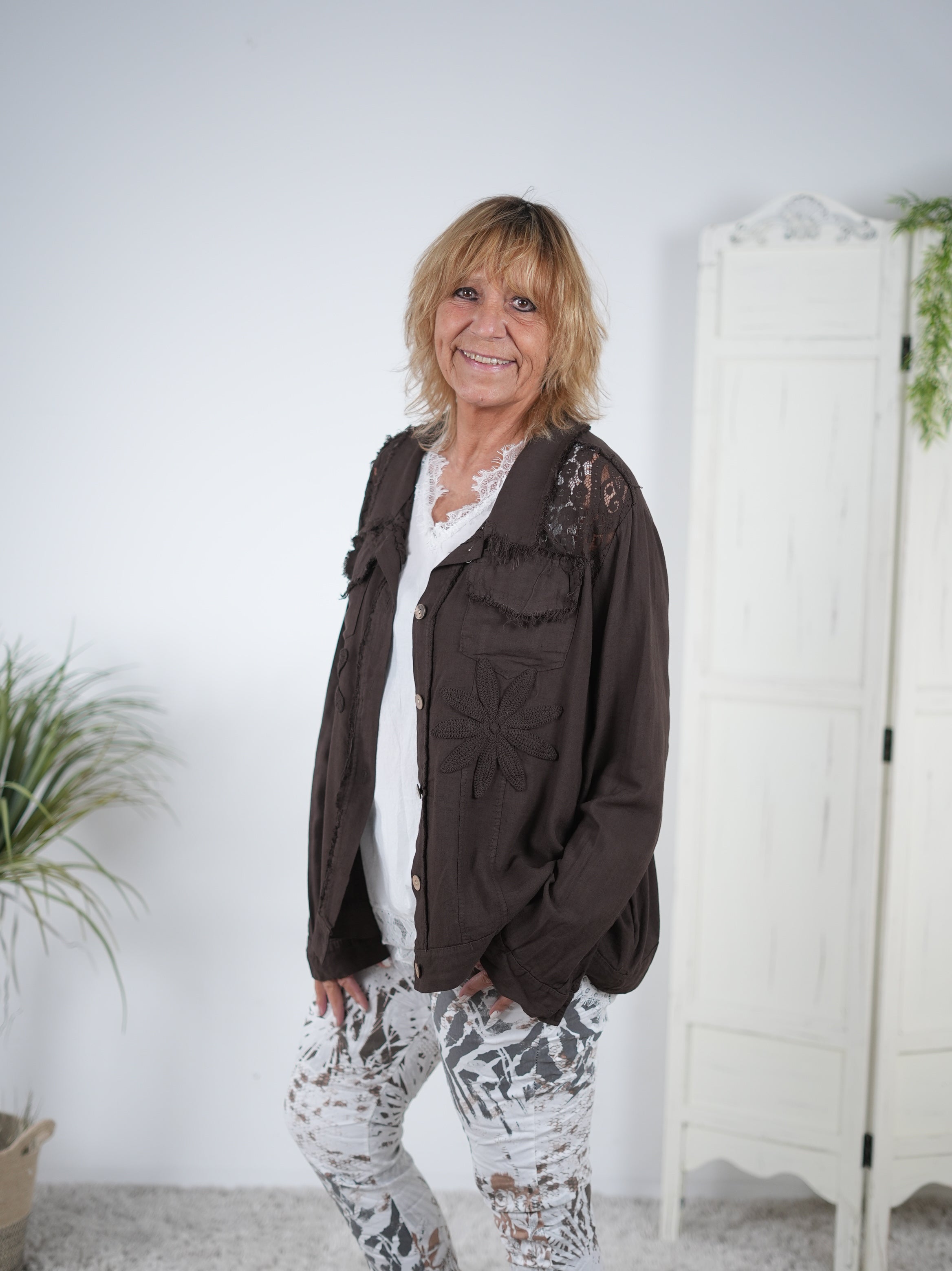 Verspielte Jacke mit Blumen Patches