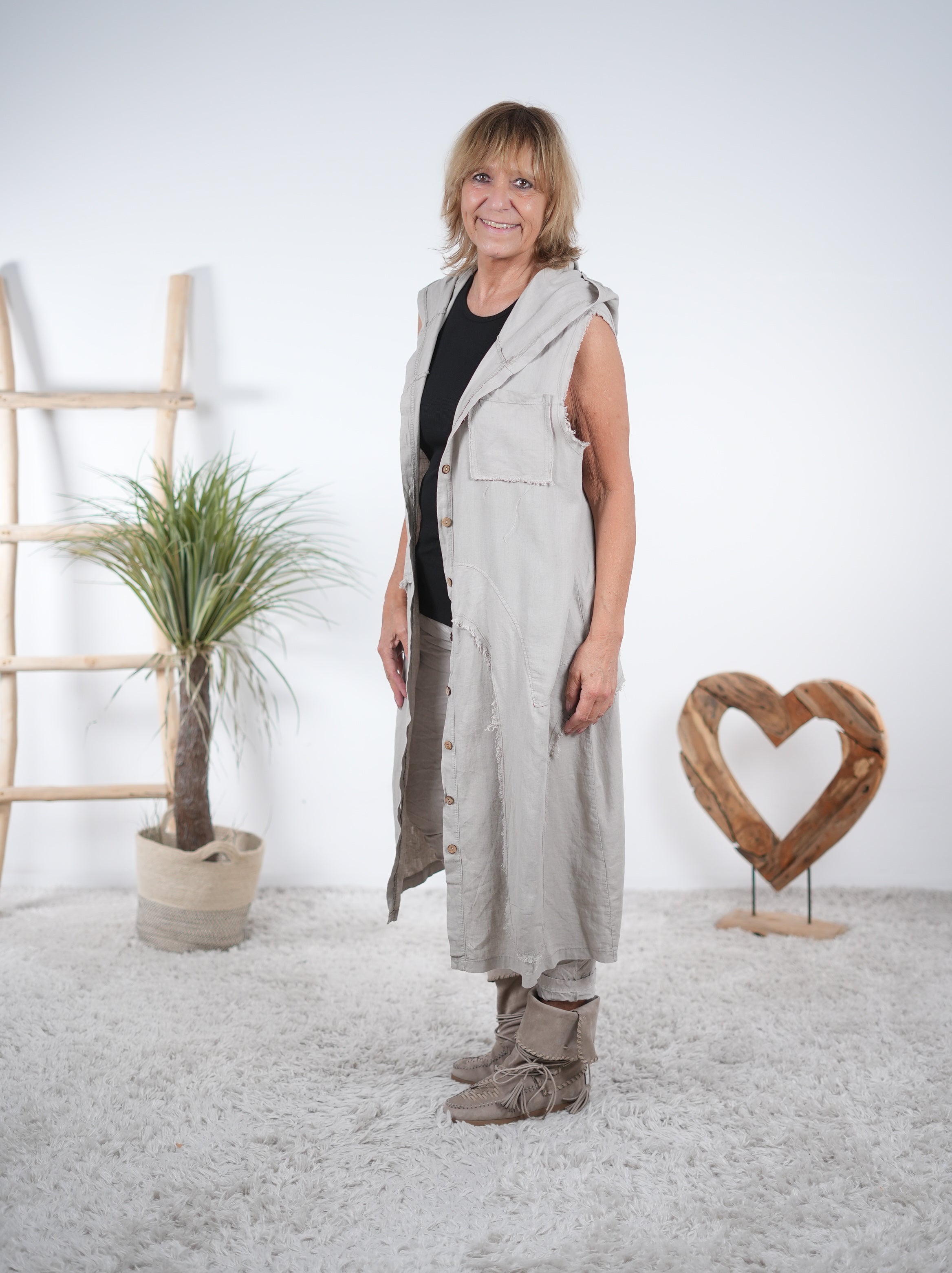 Weste mit Knopfleiste und fransigen Verzierungen