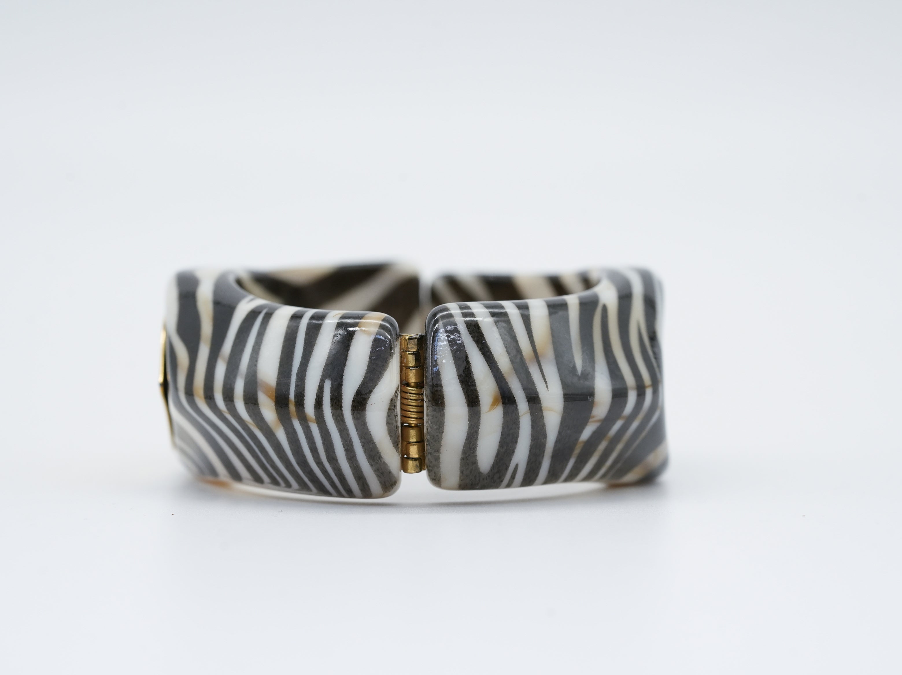 Armreif im Zebra Look