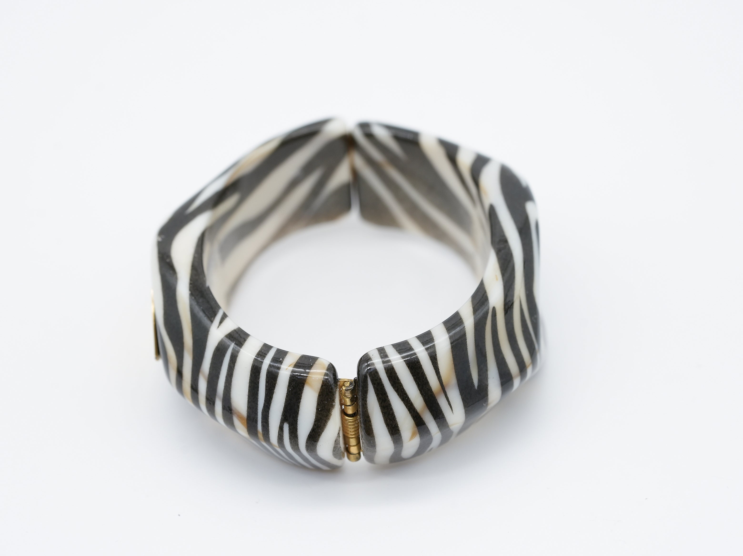 Armreif im Zebra Look