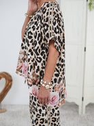 Blusenshirt im Leo Look mit Blumen Motiv