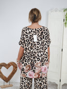 Blusenshirt im Leo Look mit Blumen Motiv