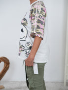 ausgefallenes Shirt mit Camo Akzenten und großem Motiv
