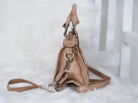 Lässige Crossbody Tasche mit Vintage-Details und Nieten