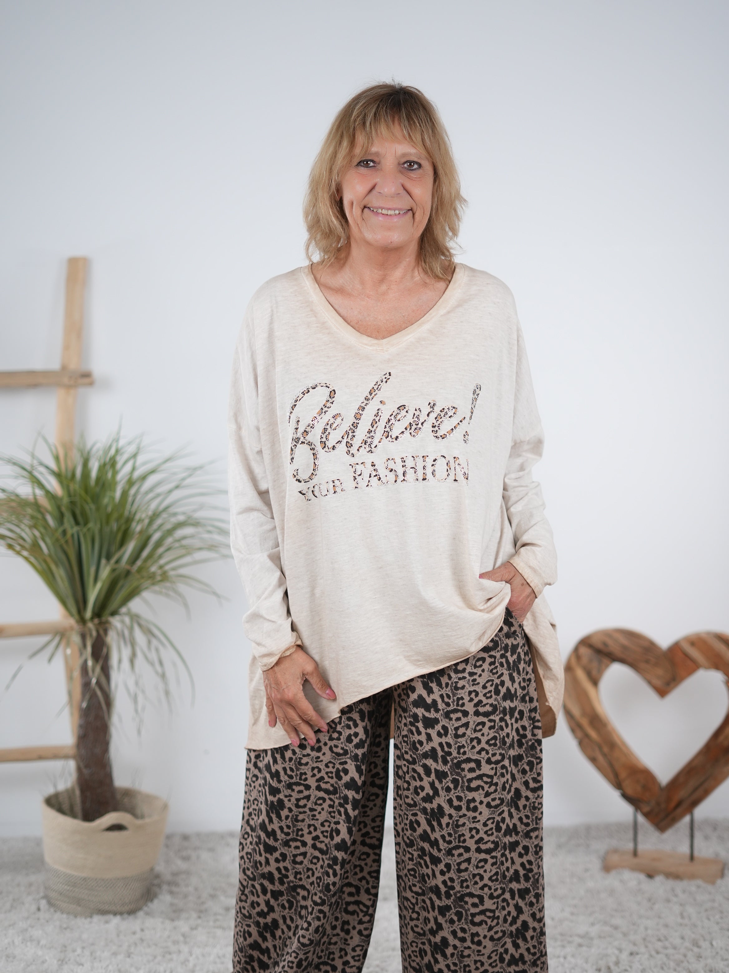 Langarm Shirt mit "believe" Schriftzug Camel