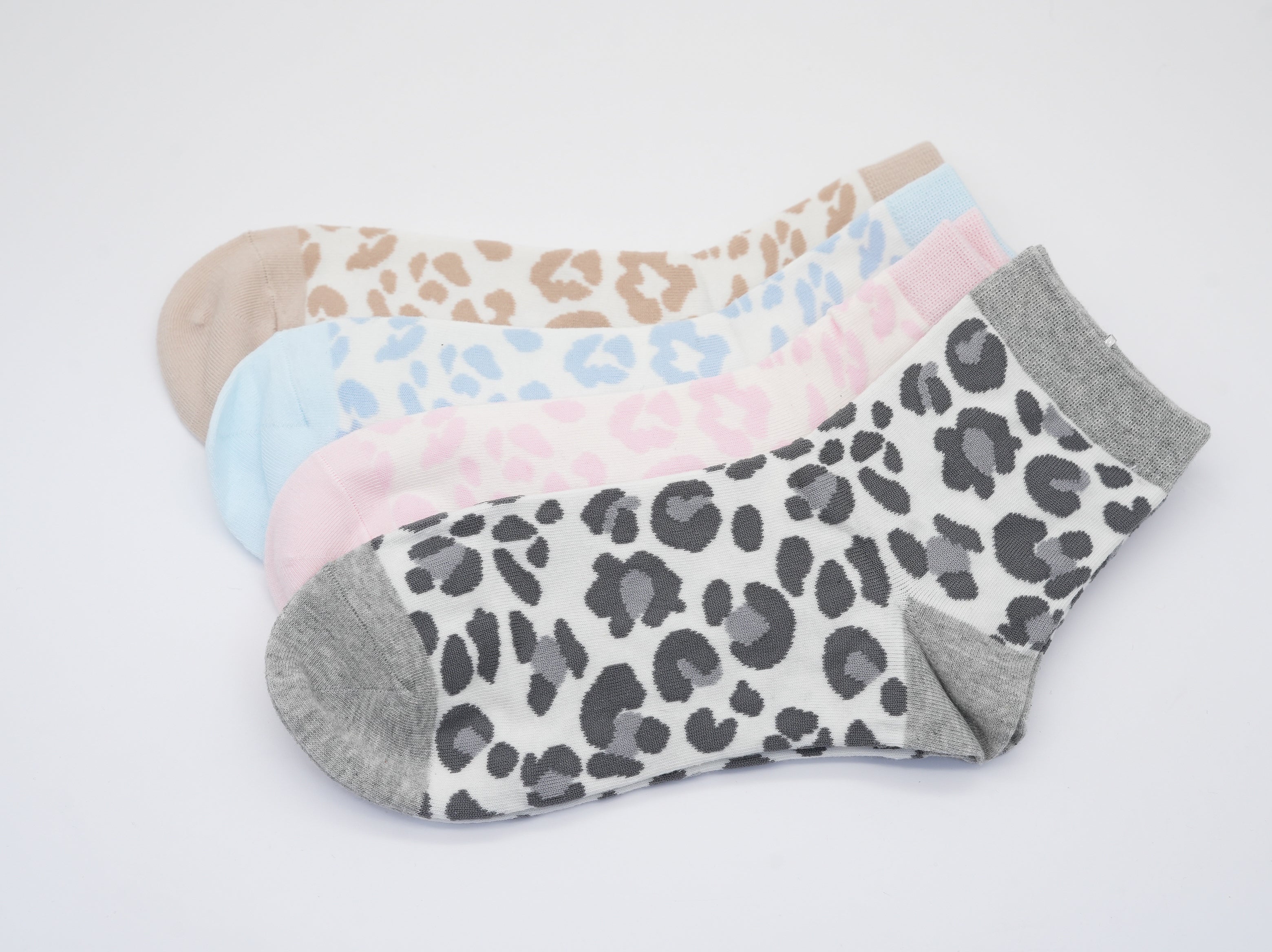 Socken im Leo Design