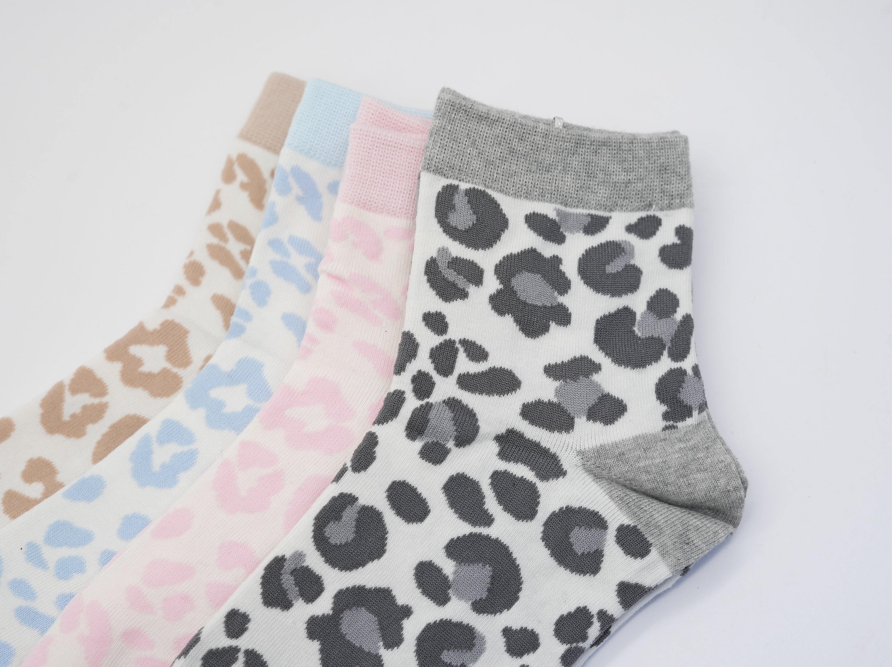 Socken im Leo Design