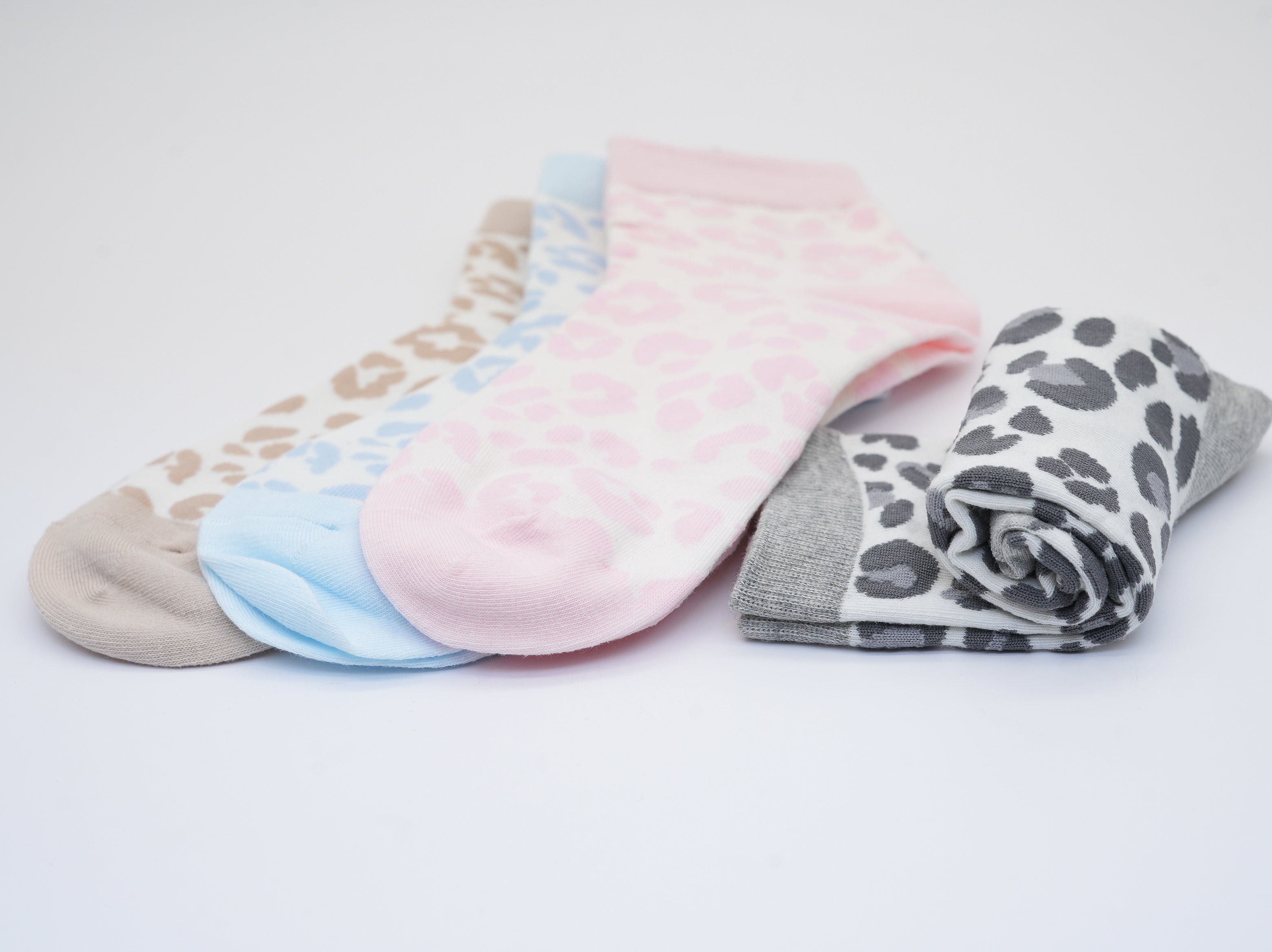 Socken im Leo Design