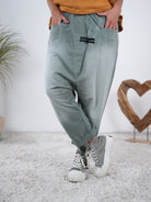 Baumwoll-Baggy mit auffälliger Waschung Olive